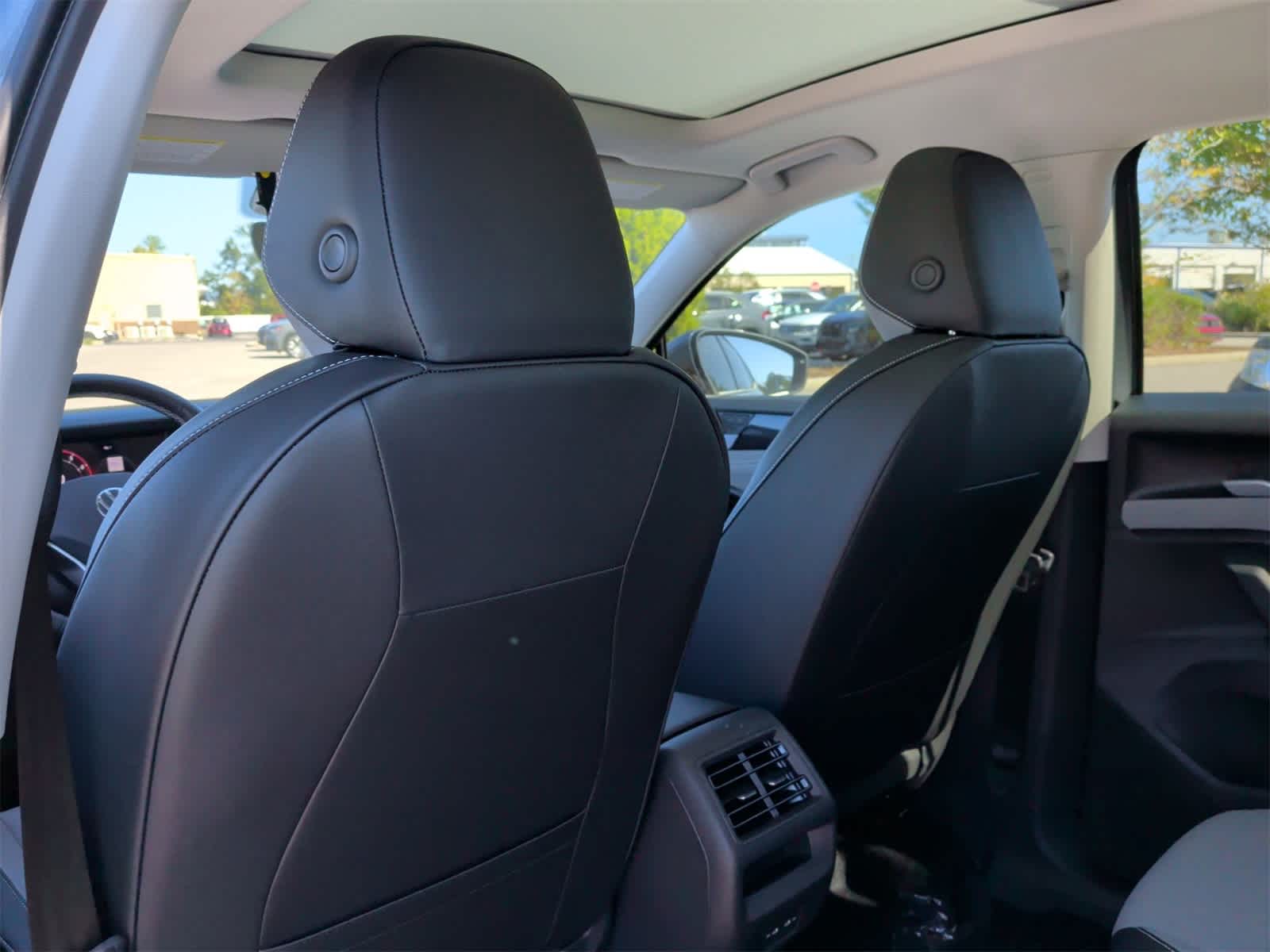 Thumbnail: 2026 Volkswagen Tiguan - 18