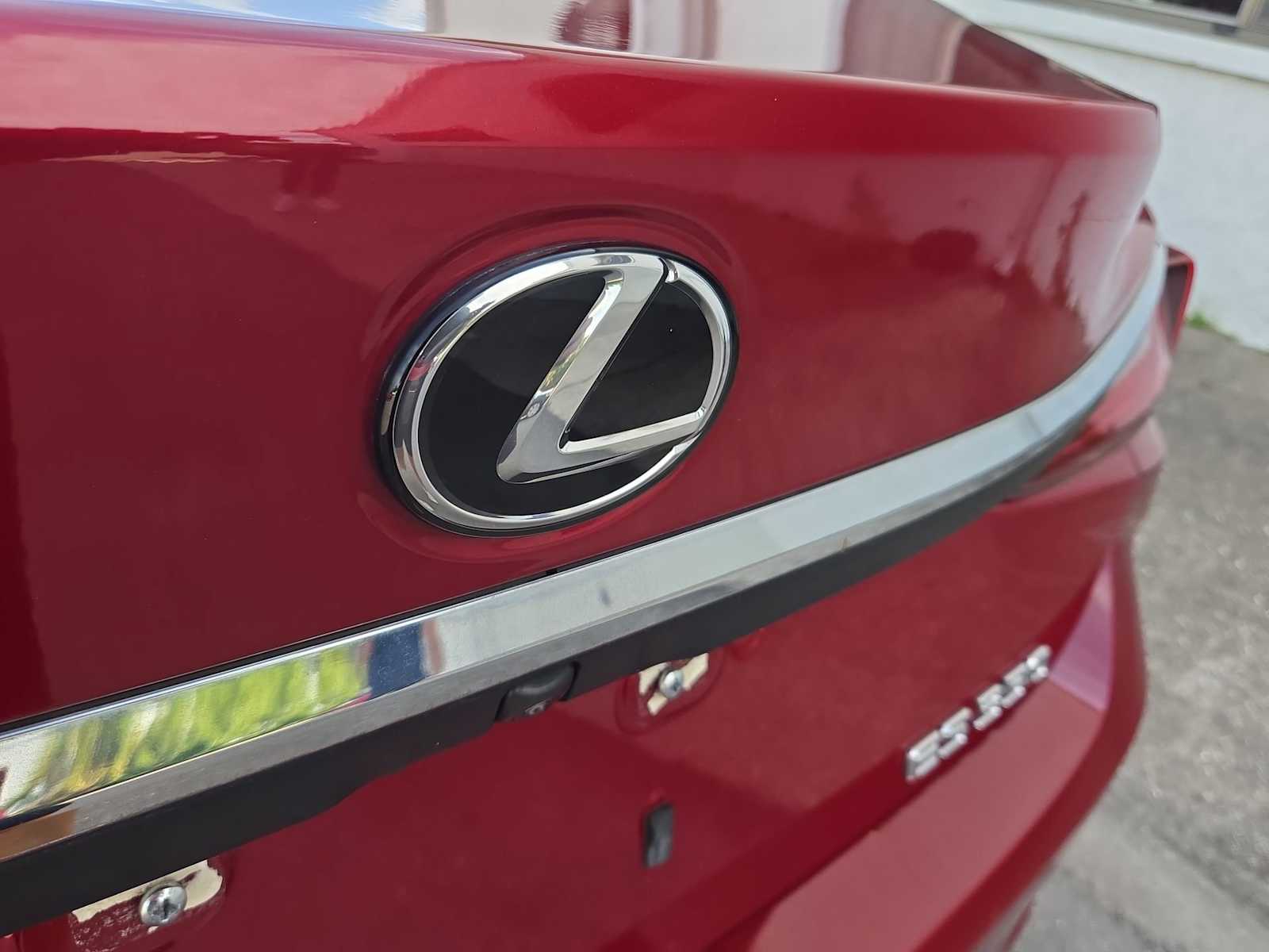 Thumbnail: 2022 Lexus ES - 12