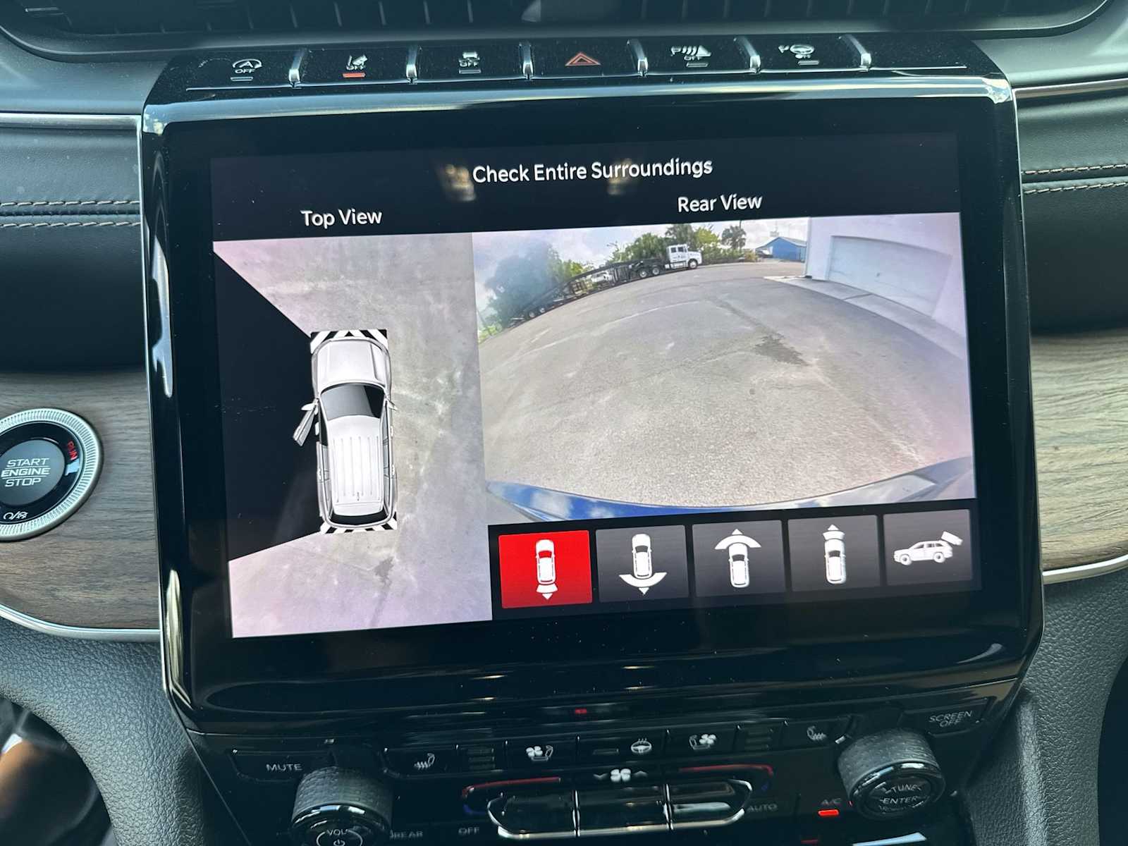 Thumbnail: 2022 Jeep Grand Cherokee - 30