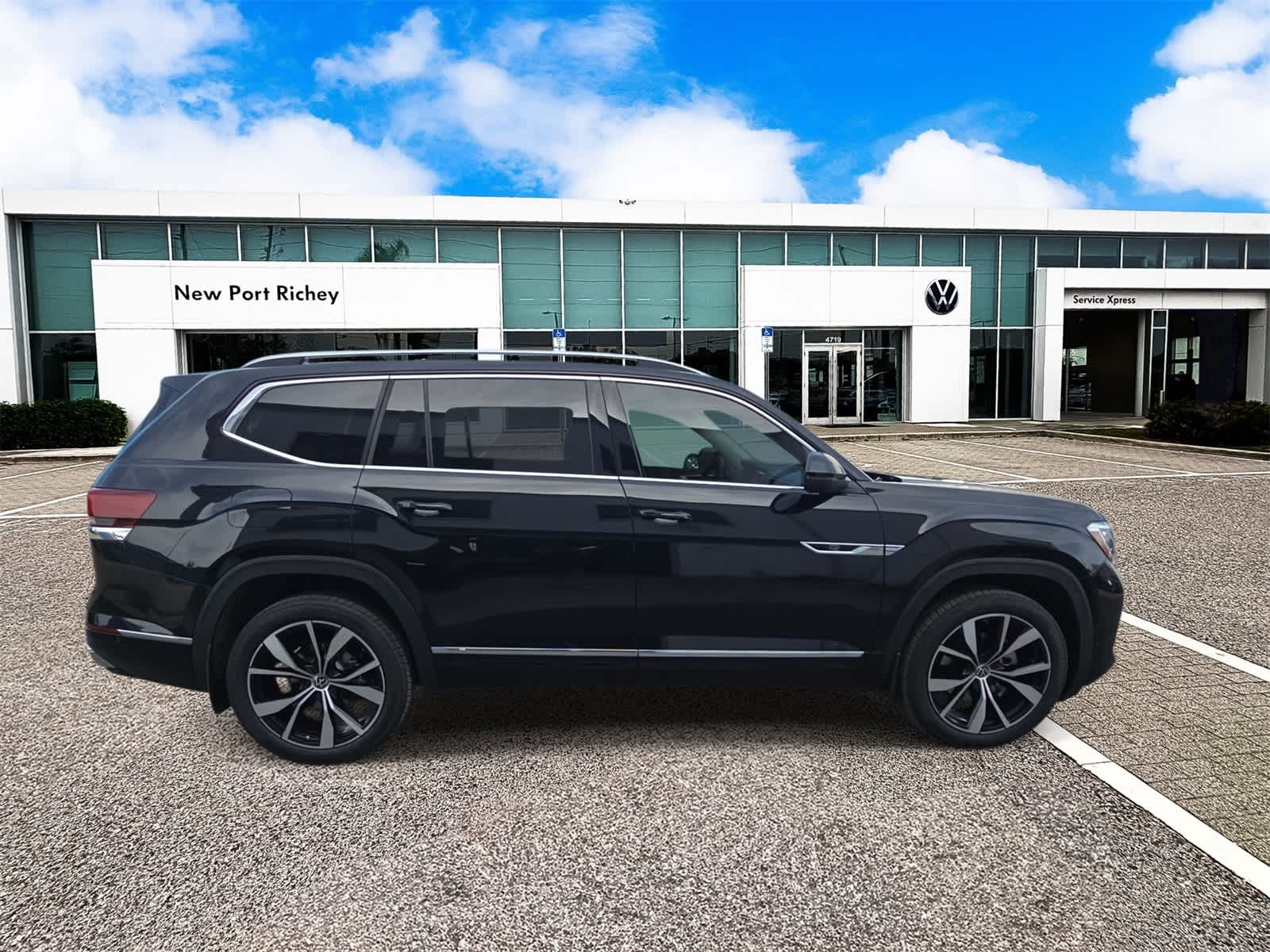 Thumbnail: 2026 Volkswagen Atlas - 9