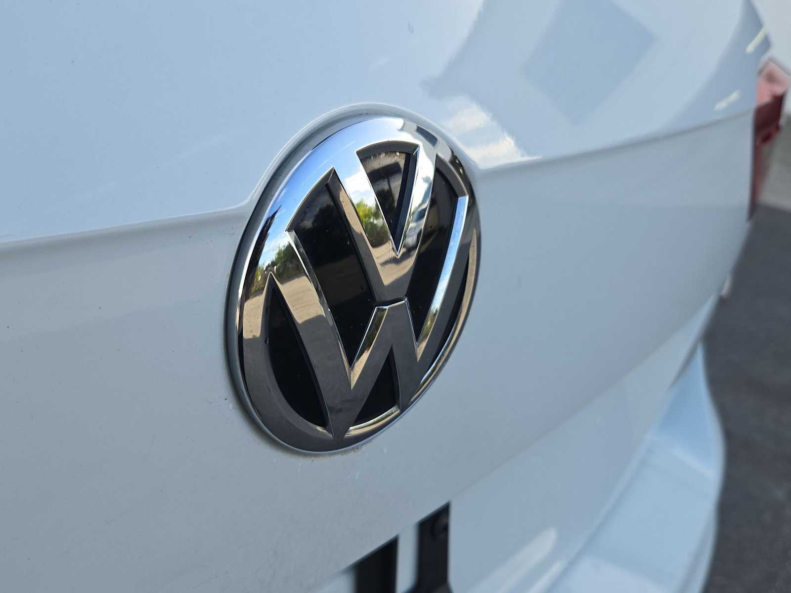 Thumbnail: 2018 Volkswagen Tiguan - 19