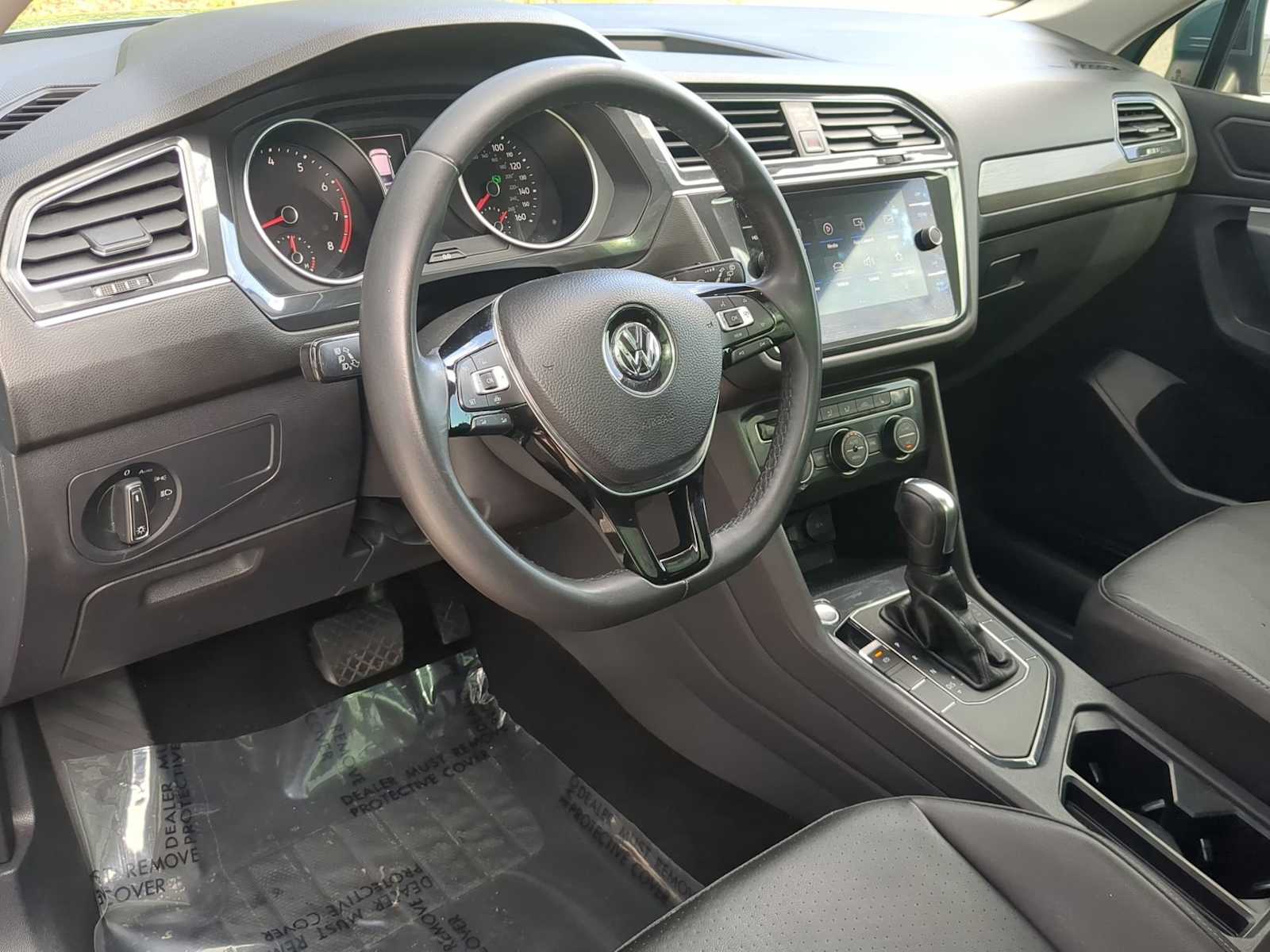 Thumbnail: 2020 Volkswagen Tiguan - 10