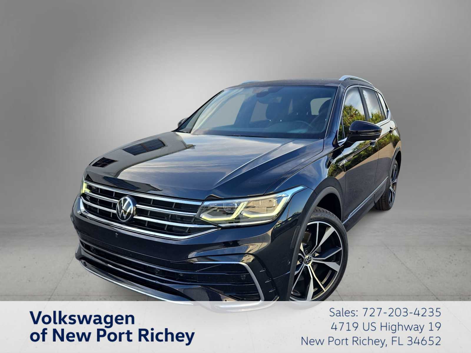 Thumbnail: 2023 Volkswagen Tiguan - 1