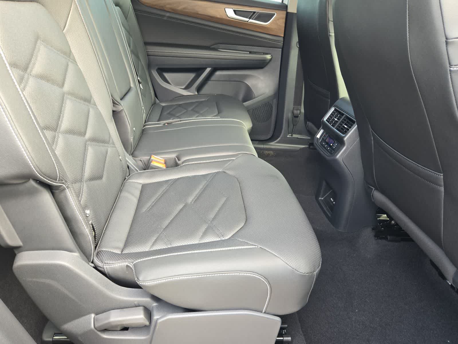 Thumbnail: 2026 Volkswagen Atlas - 27