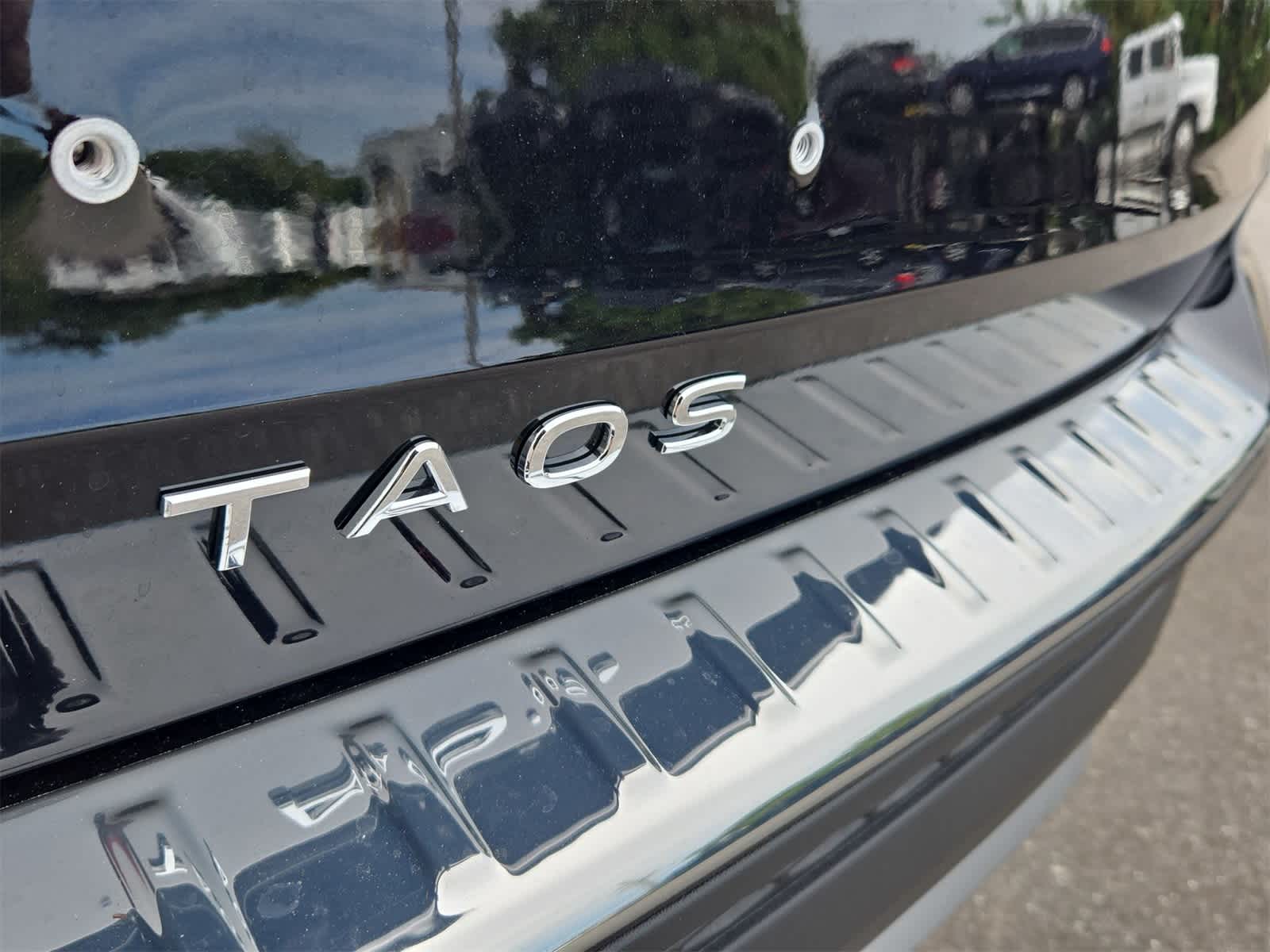 Thumbnail: 2025 Volkswagen Taos - 13