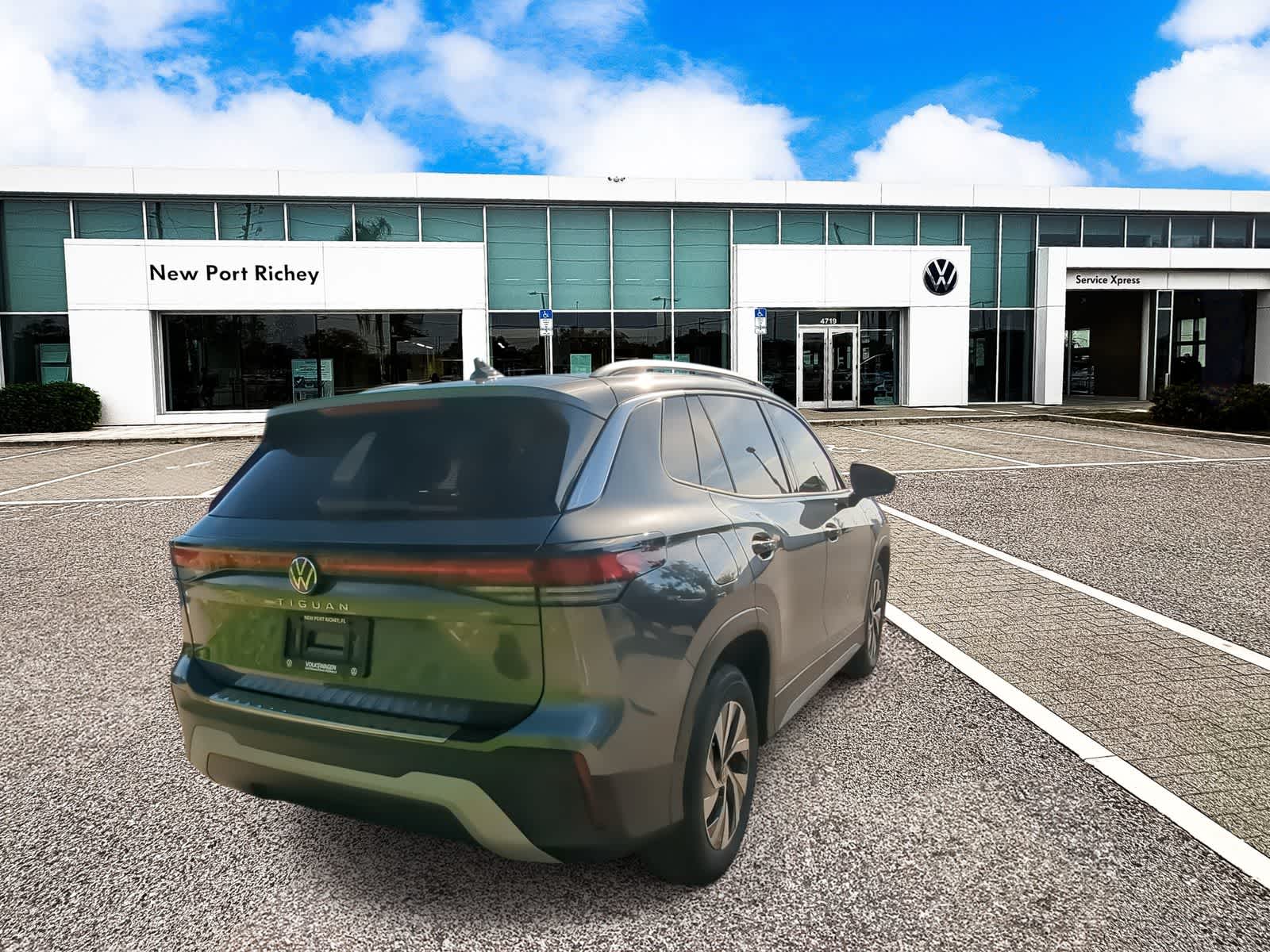 Thumbnail: 2025 Volkswagen Tiguan - 8