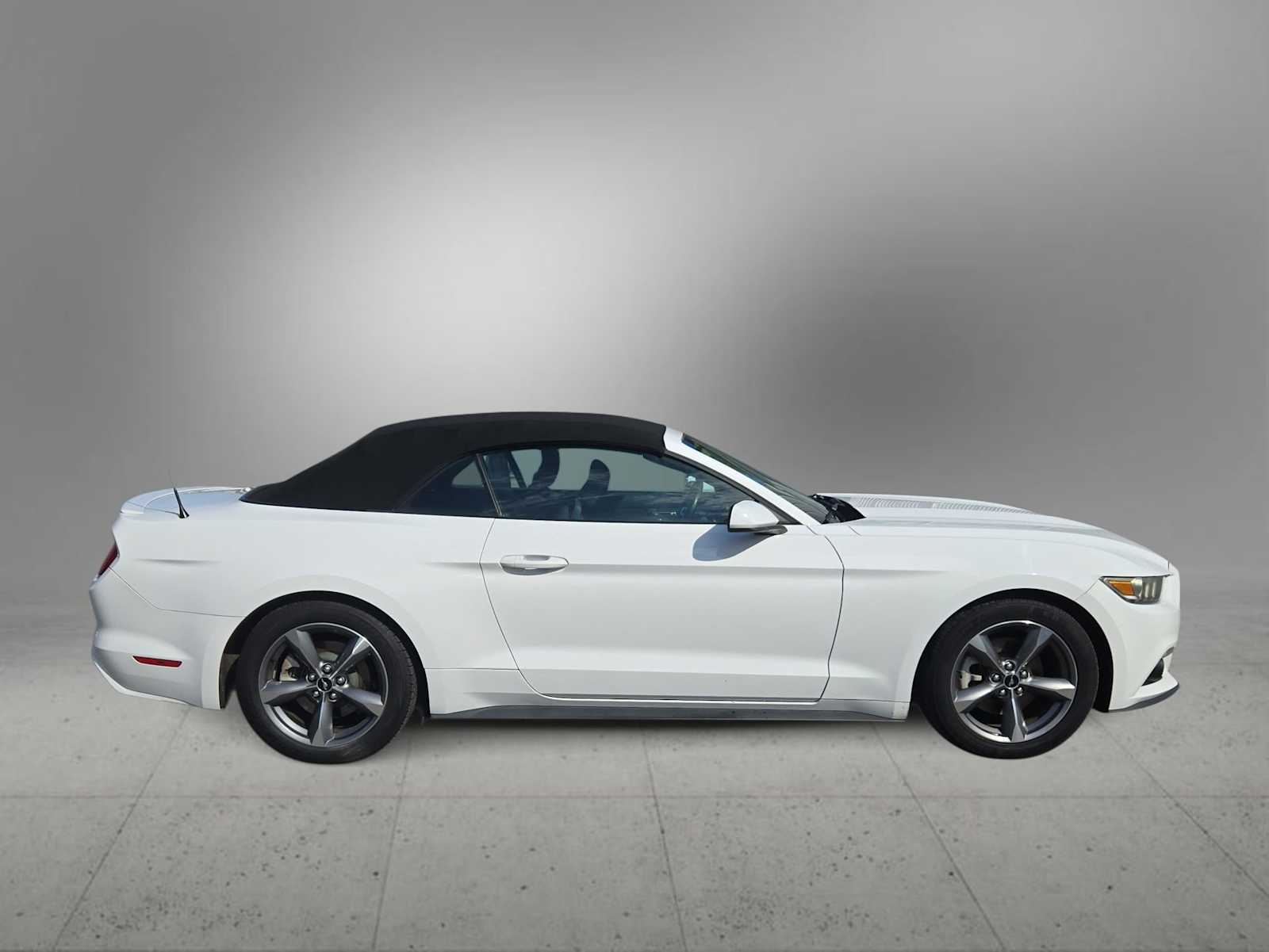 Thumbnail: 2016 Ford Mustang - 9