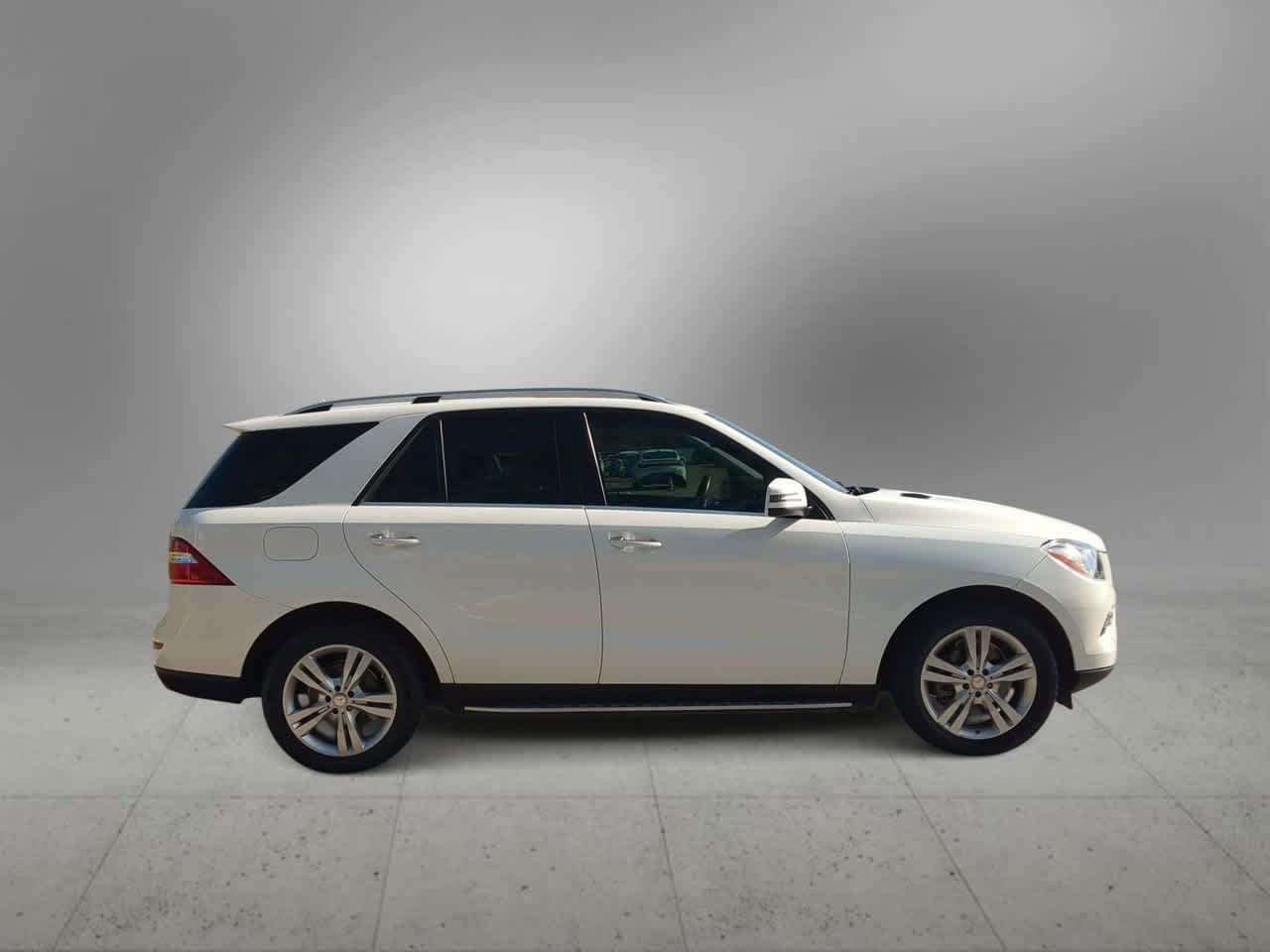 Thumbnail: 2015 Mercedes-Benz M-Class - 9