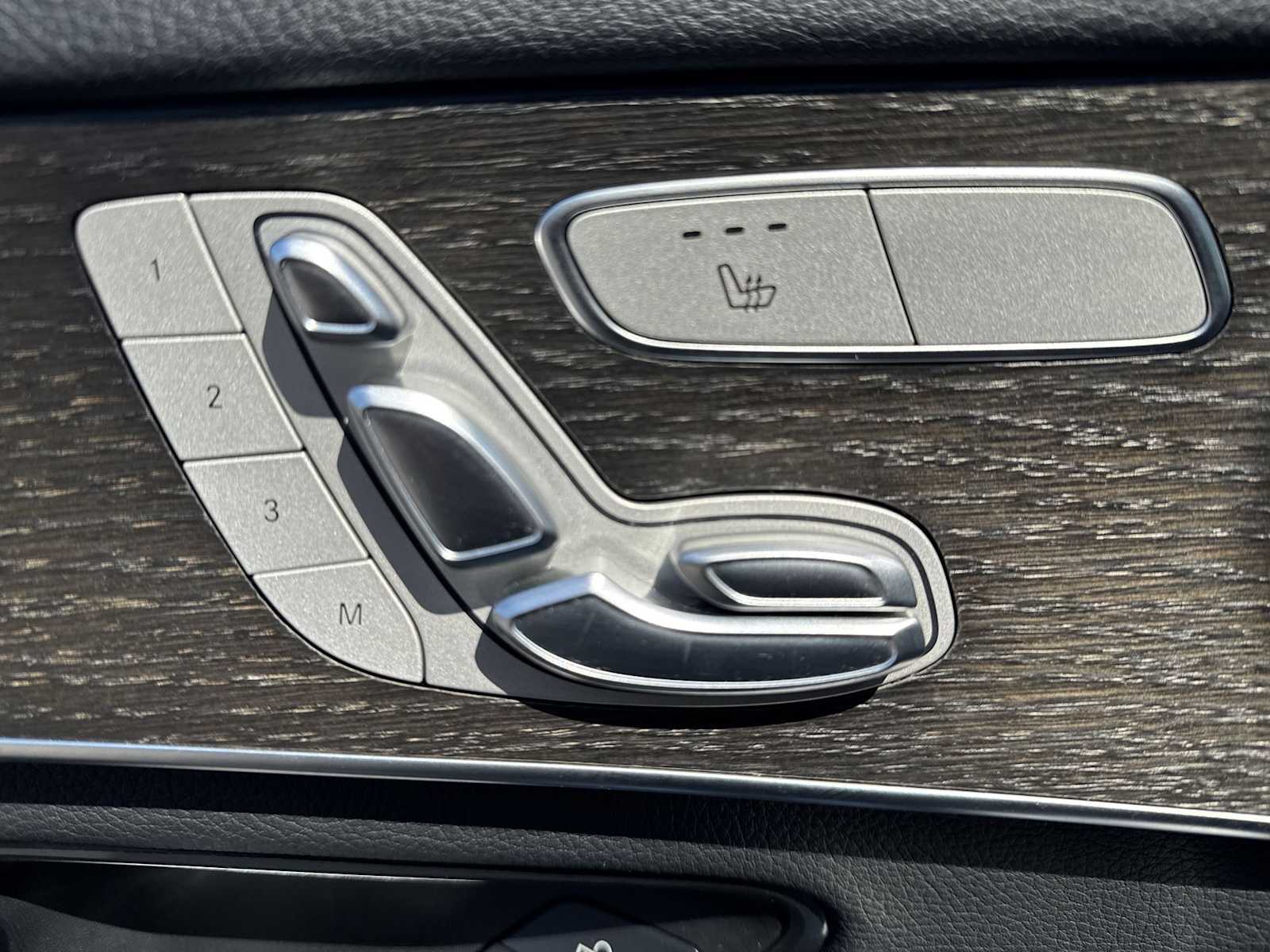 Thumbnail: 2020 Mercedes-Benz GLC - 16