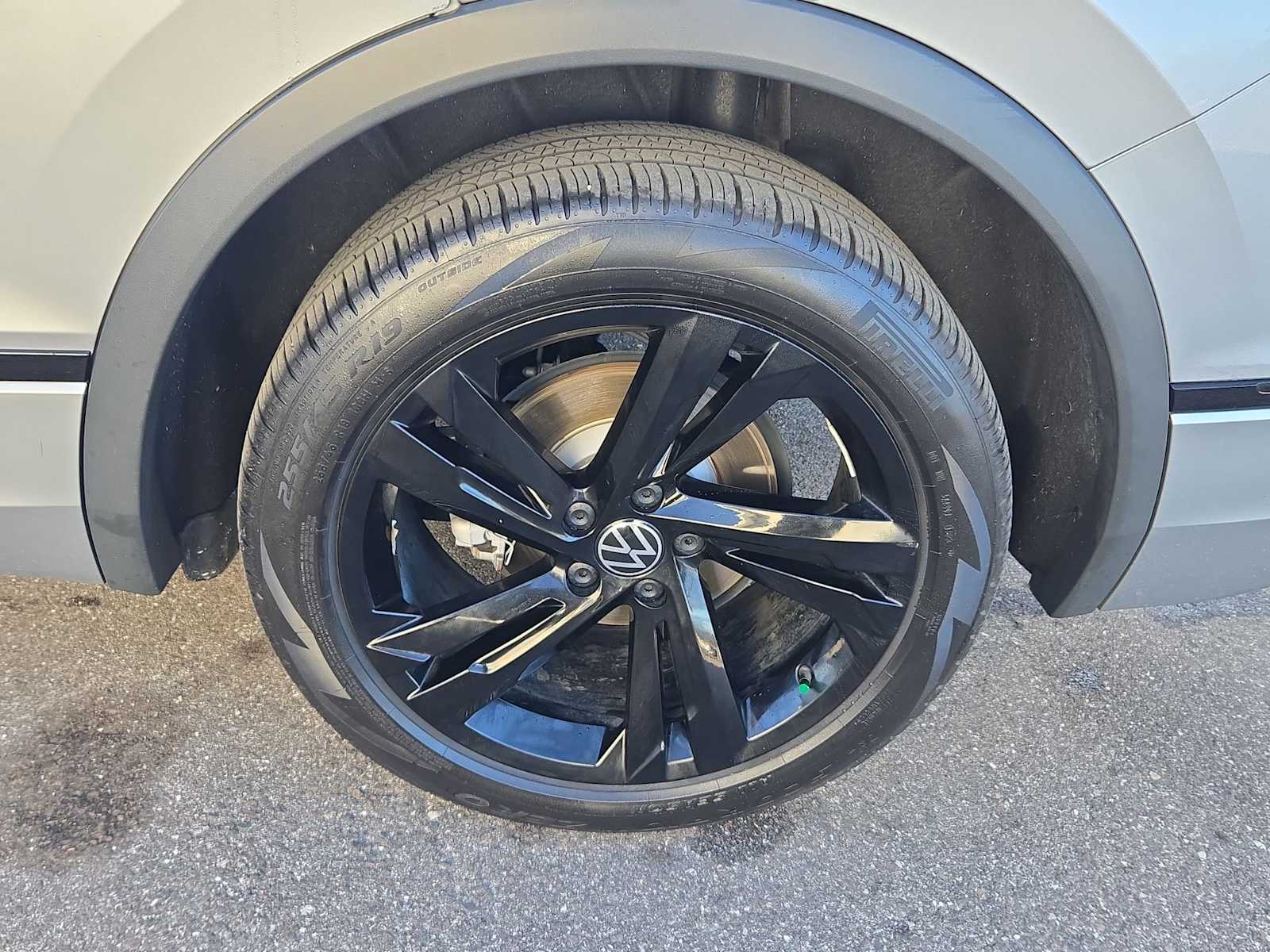 Thumbnail: 2023 Volkswagen Tiguan - 21