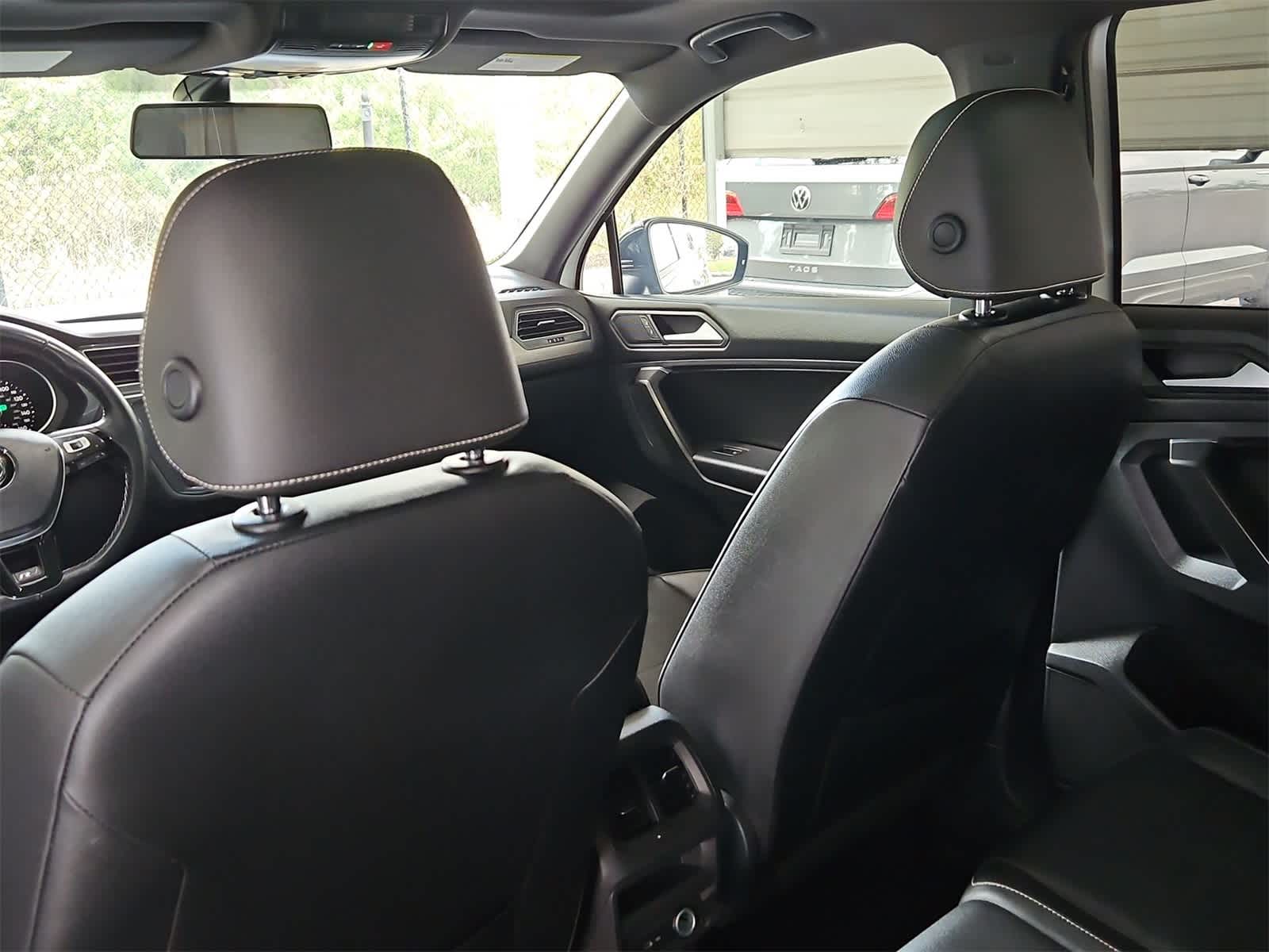 Thumbnail: 2021 Volkswagen Tiguan - 30