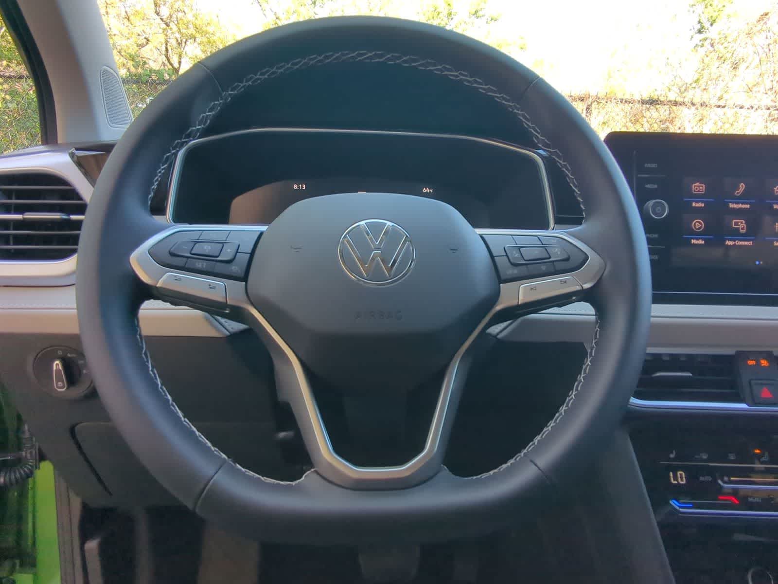 Thumbnail: 2025 Volkswagen Taos - 22