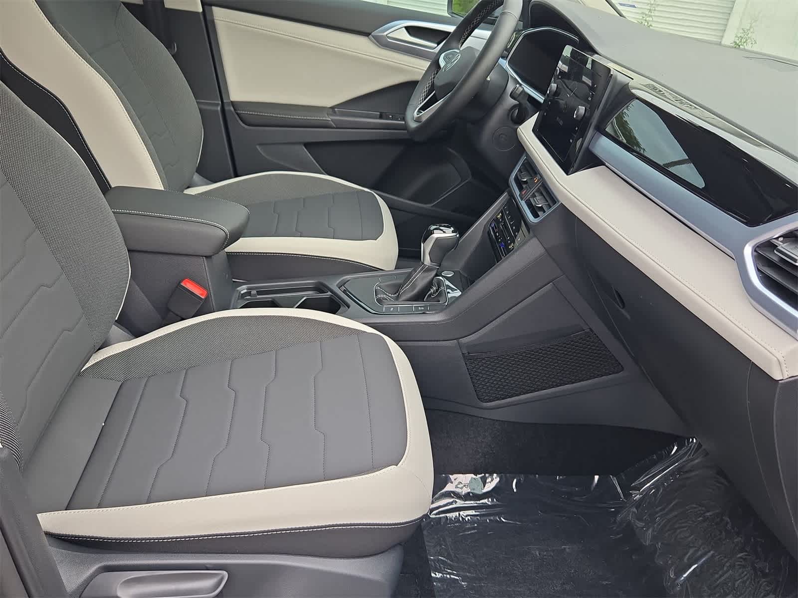 Thumbnail: 2025 Volkswagen Taos - 23