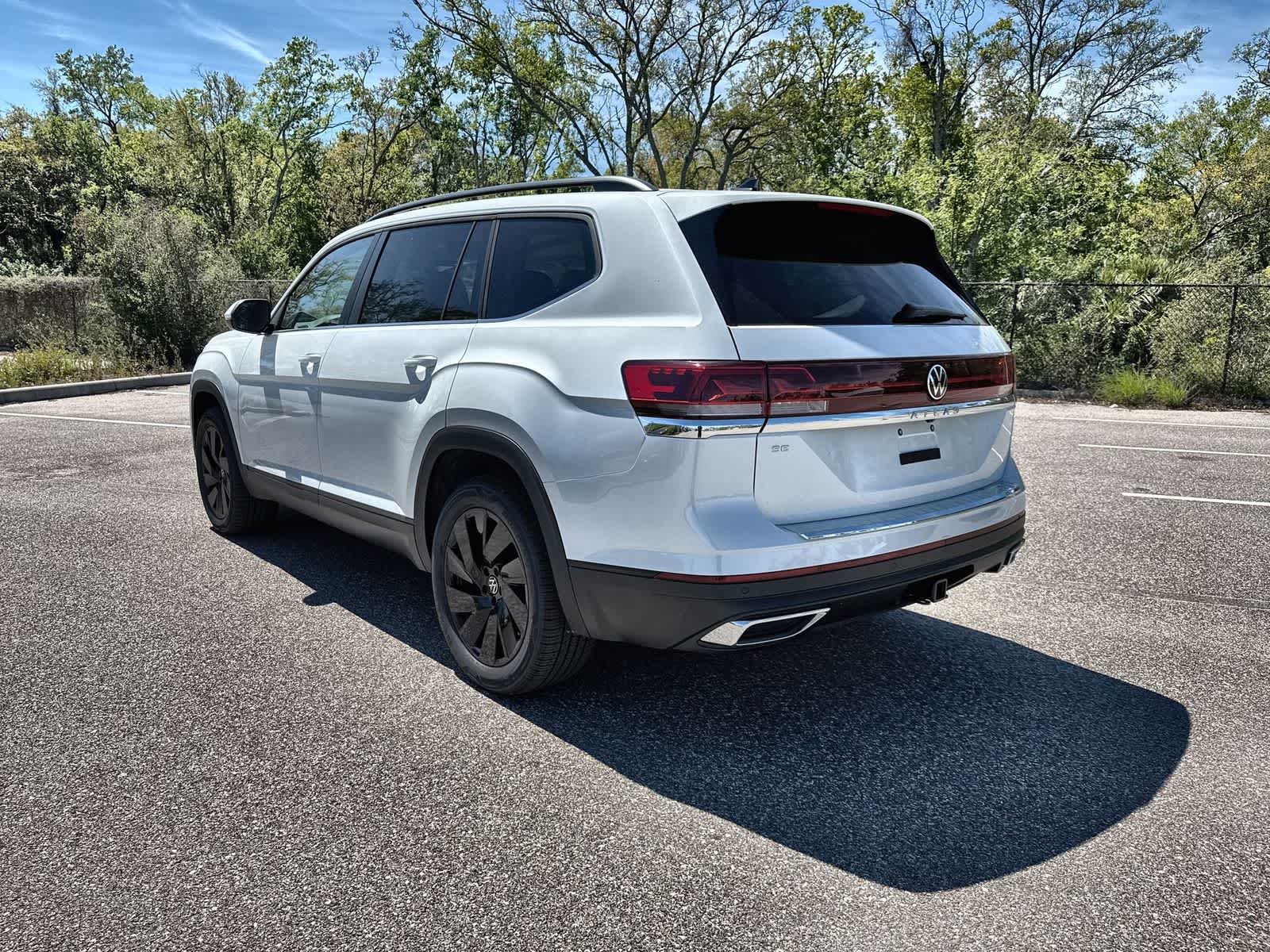 Thumbnail: 2026 Volkswagen Atlas - 3