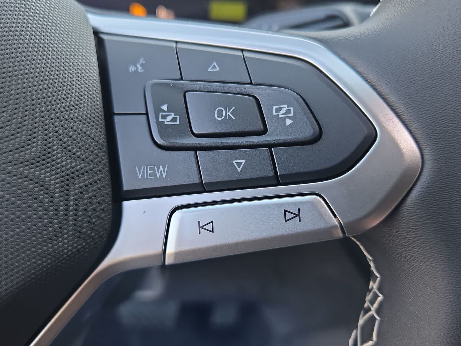 Thumbnail: 2025 Volkswagen Tiguan - 25