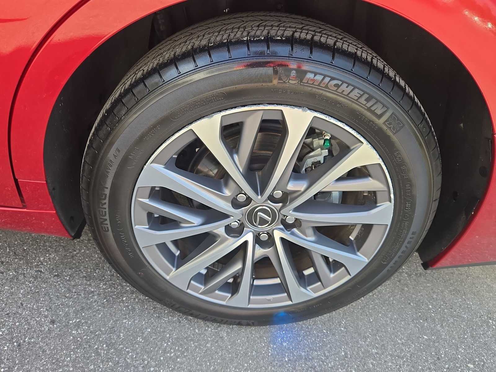 Thumbnail: 2022 Lexus ES - 14