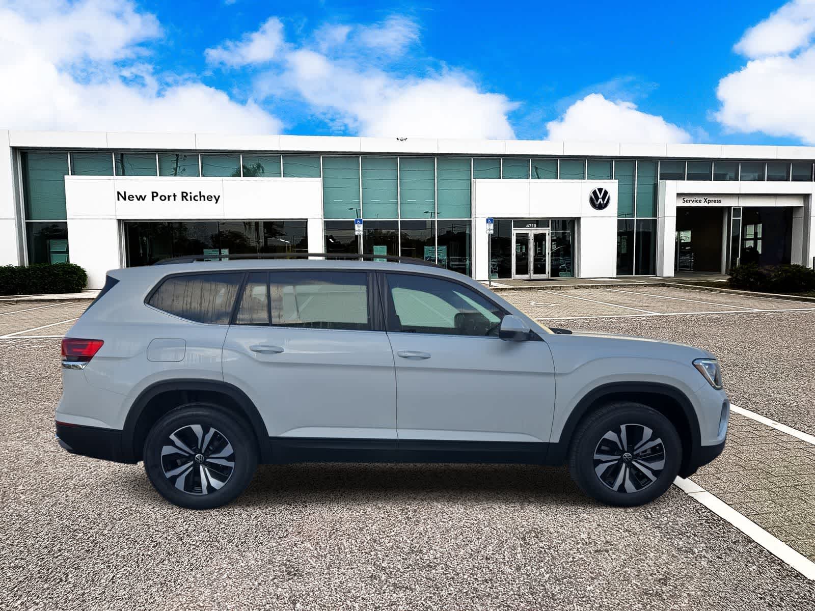Thumbnail: 2026 Volkswagen Atlas - 9