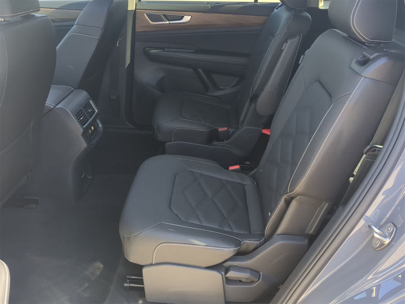 Thumbnail: 2026 Volkswagen Atlas - 21