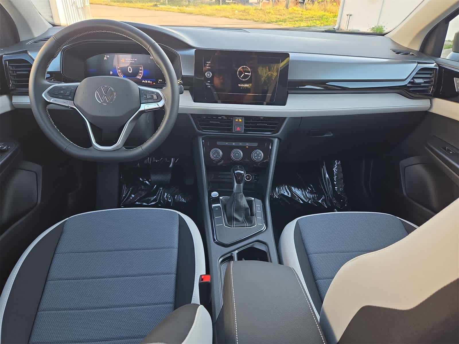 Thumbnail: 2025 Volkswagen Taos - 16