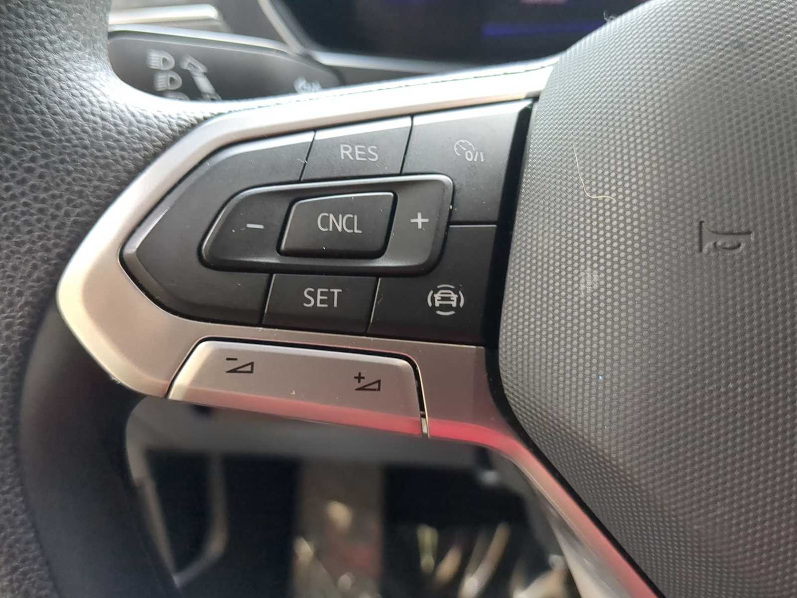 2023 Volkswagen Tiguan 2.0T 22