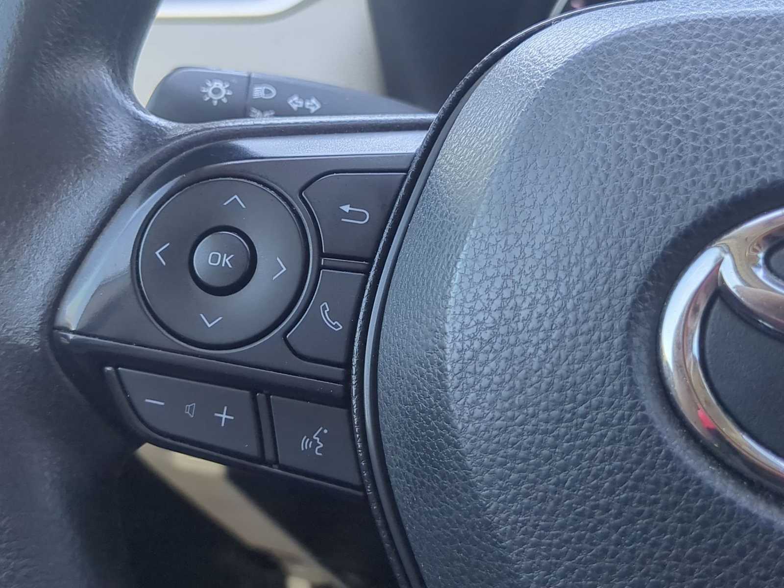 Thumbnail: 2022 Toyota RAV4 - 24