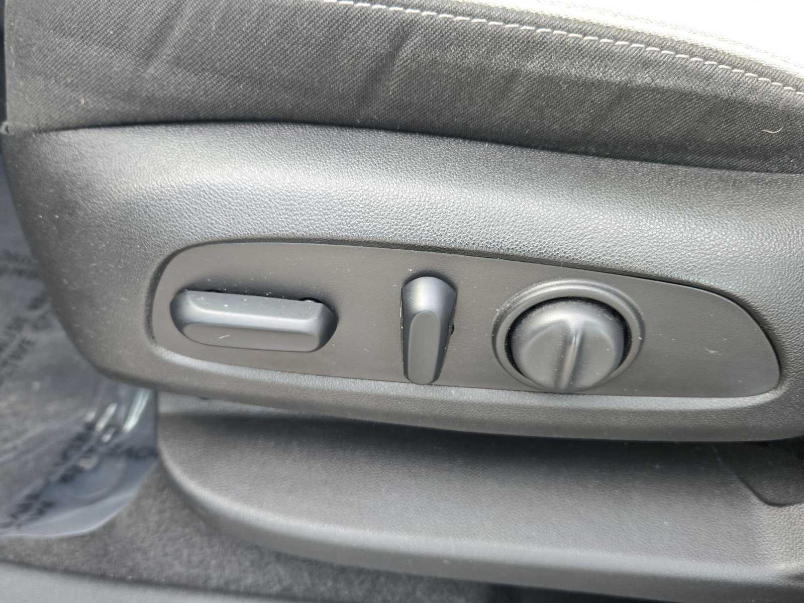 Thumbnail: 2019 Chevrolet Equinox - 24