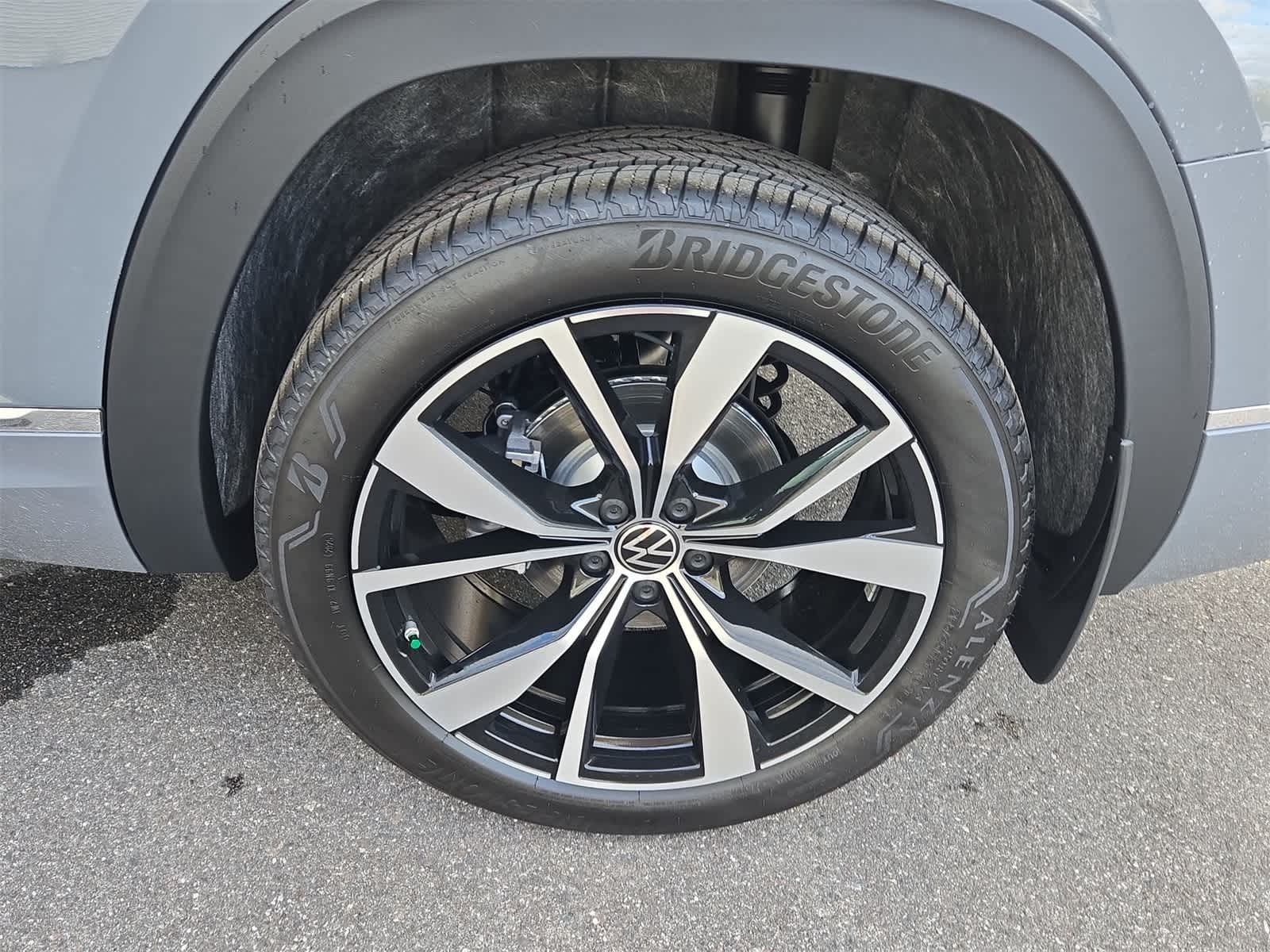 Thumbnail: 2026 Volkswagen Atlas - 14