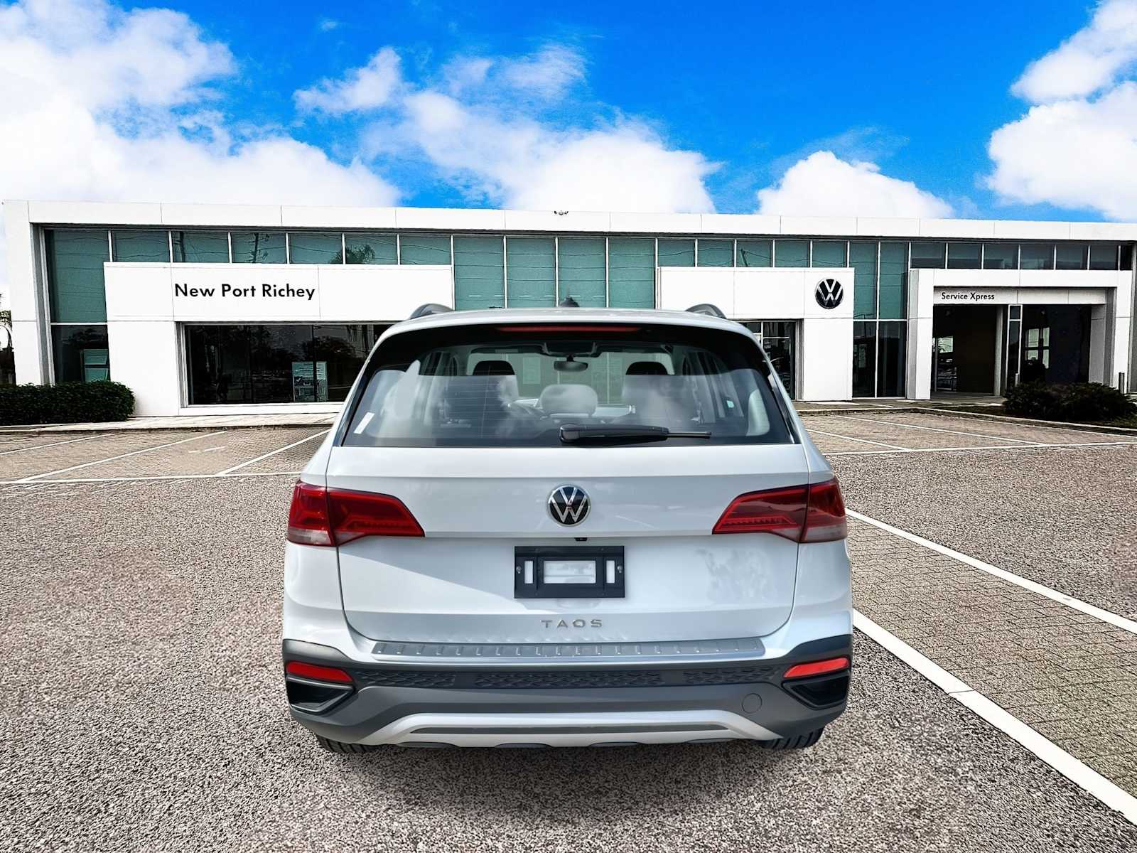 Thumbnail: 2023 Volkswagen Taos - 5