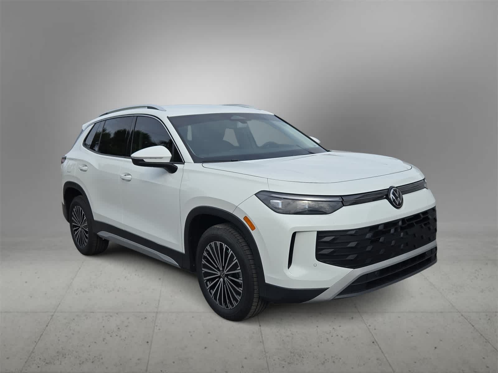 Thumbnail: 2025 Volkswagen Tiguan - 2