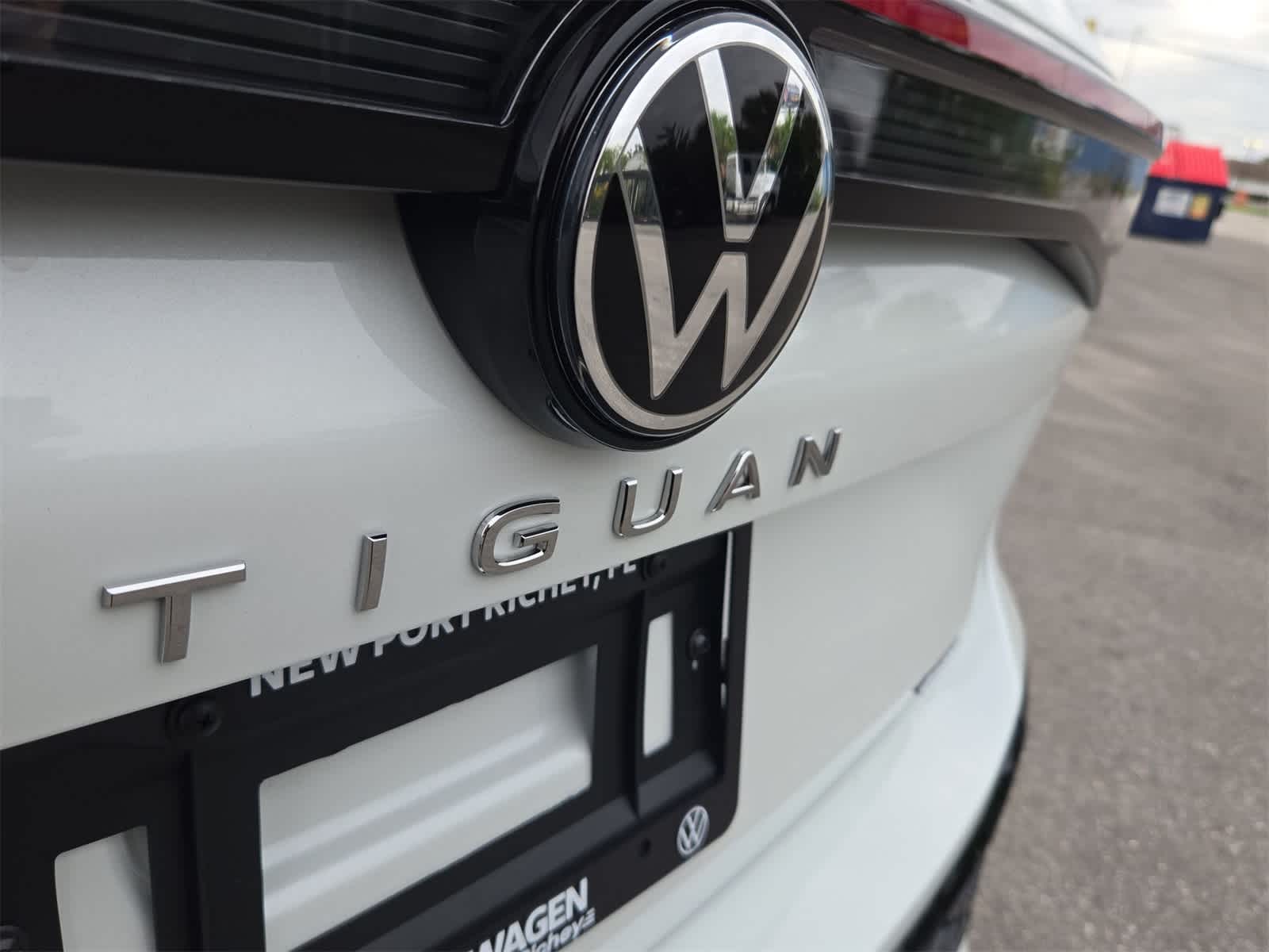 Thumbnail: 2025 Volkswagen Tiguan - 13