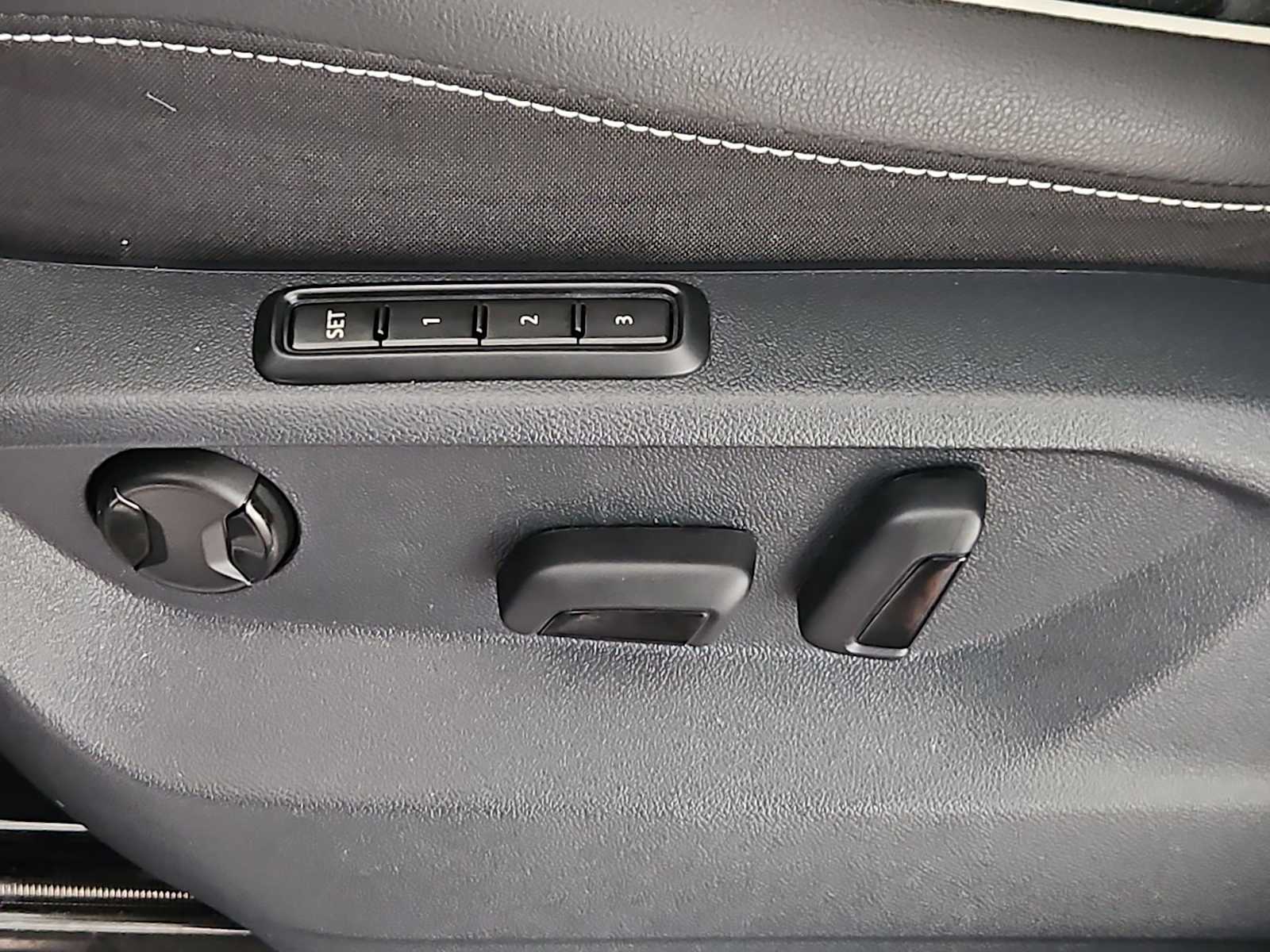 Thumbnail: 2024 Volkswagen Tiguan - 18