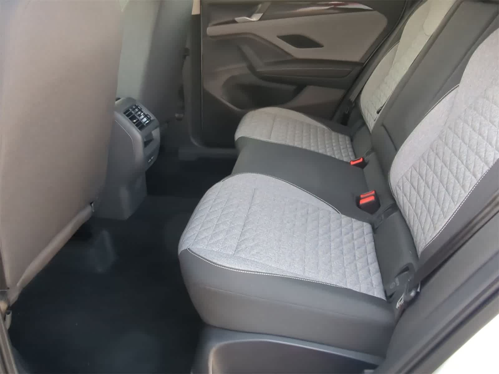 Thumbnail: 2025 Volkswagen Tiguan - 20