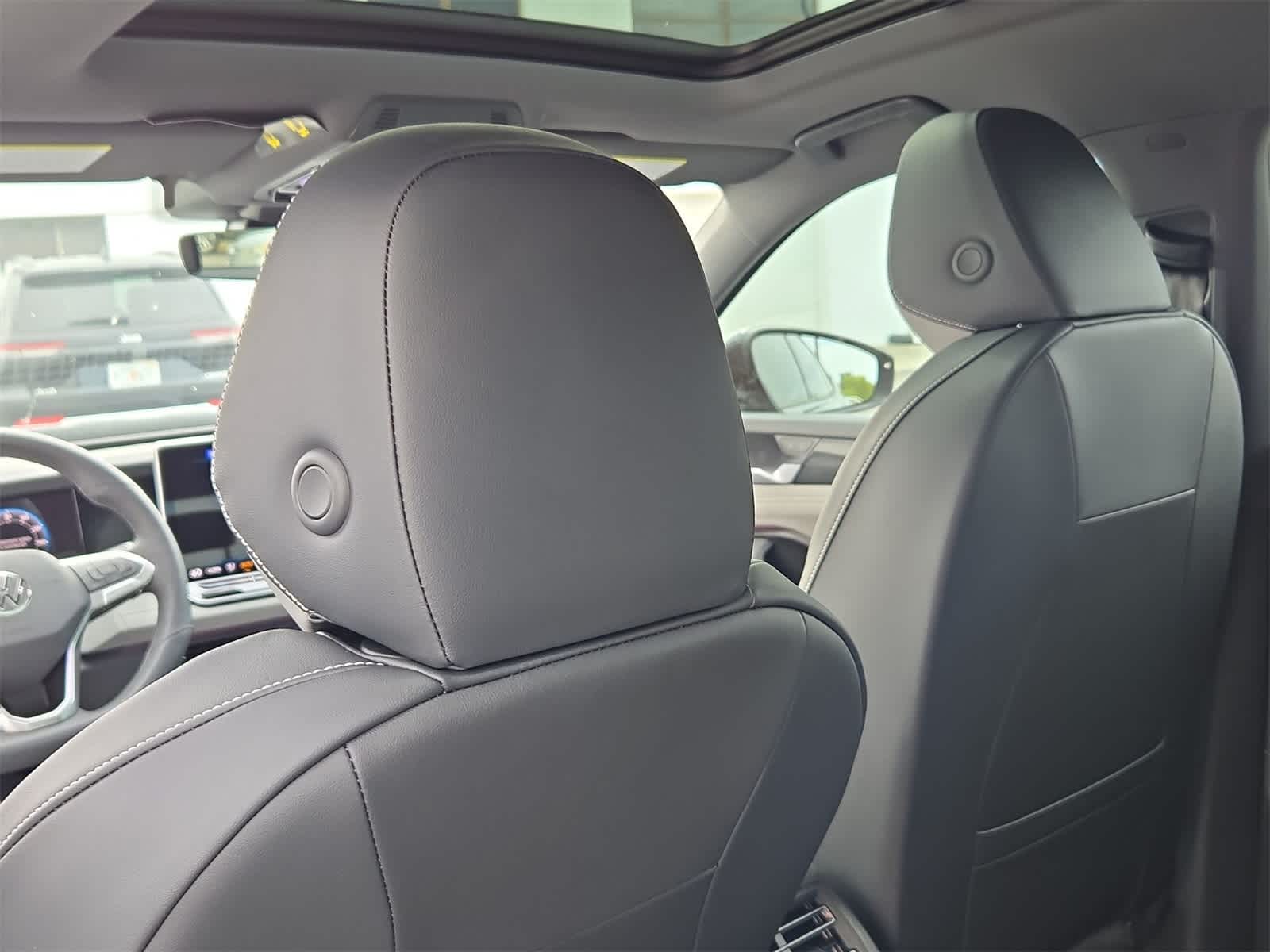 Thumbnail: 2025 Volkswagen Tiguan - 19