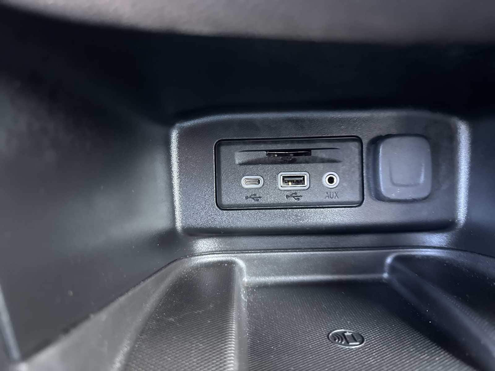 Thumbnail: 2020 Chevrolet Equinox - 31