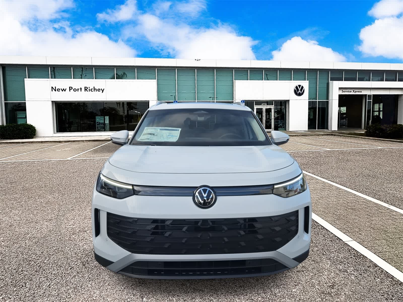 Thumbnail: 2025 Volkswagen Tiguan - 3