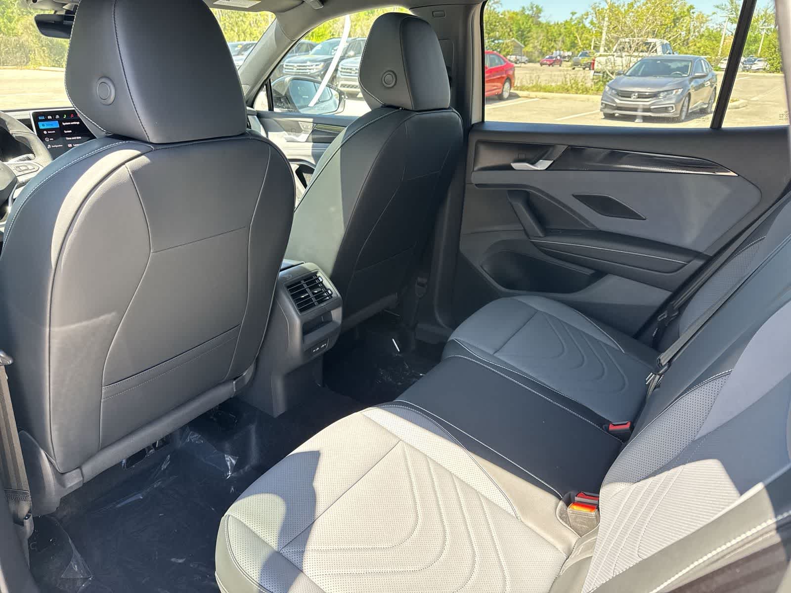 Thumbnail: 2026 Volkswagen Tiguan - 17