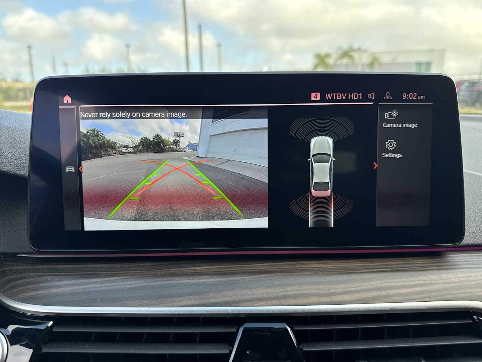 Thumbnail: 2023 BMW 5 Series - 28