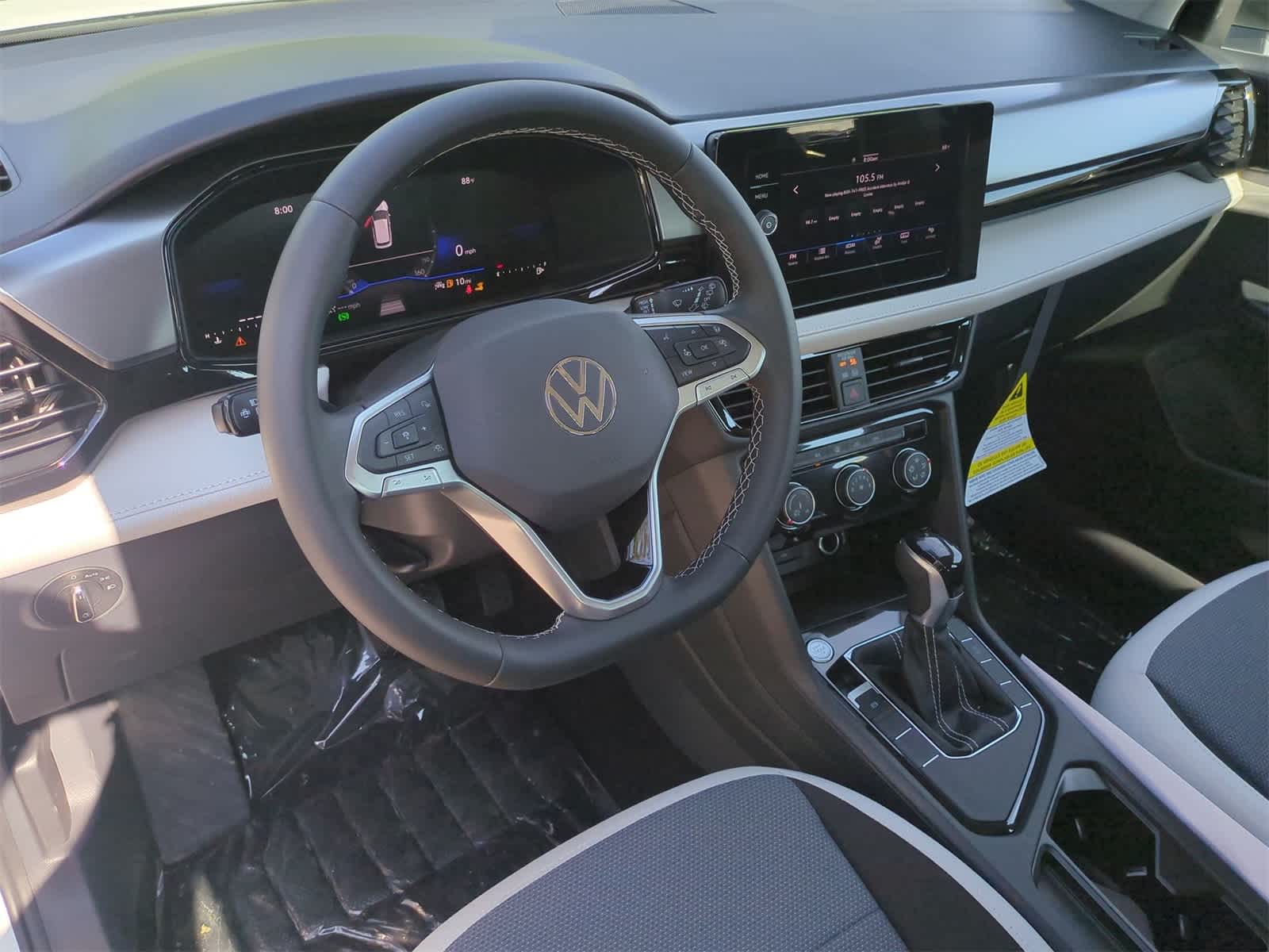 Thumbnail: 2025 Volkswagen Taos - 10