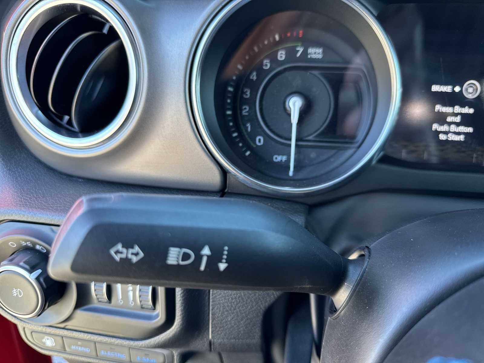 Thumbnail: 2022 Jeep Wrangler - 25