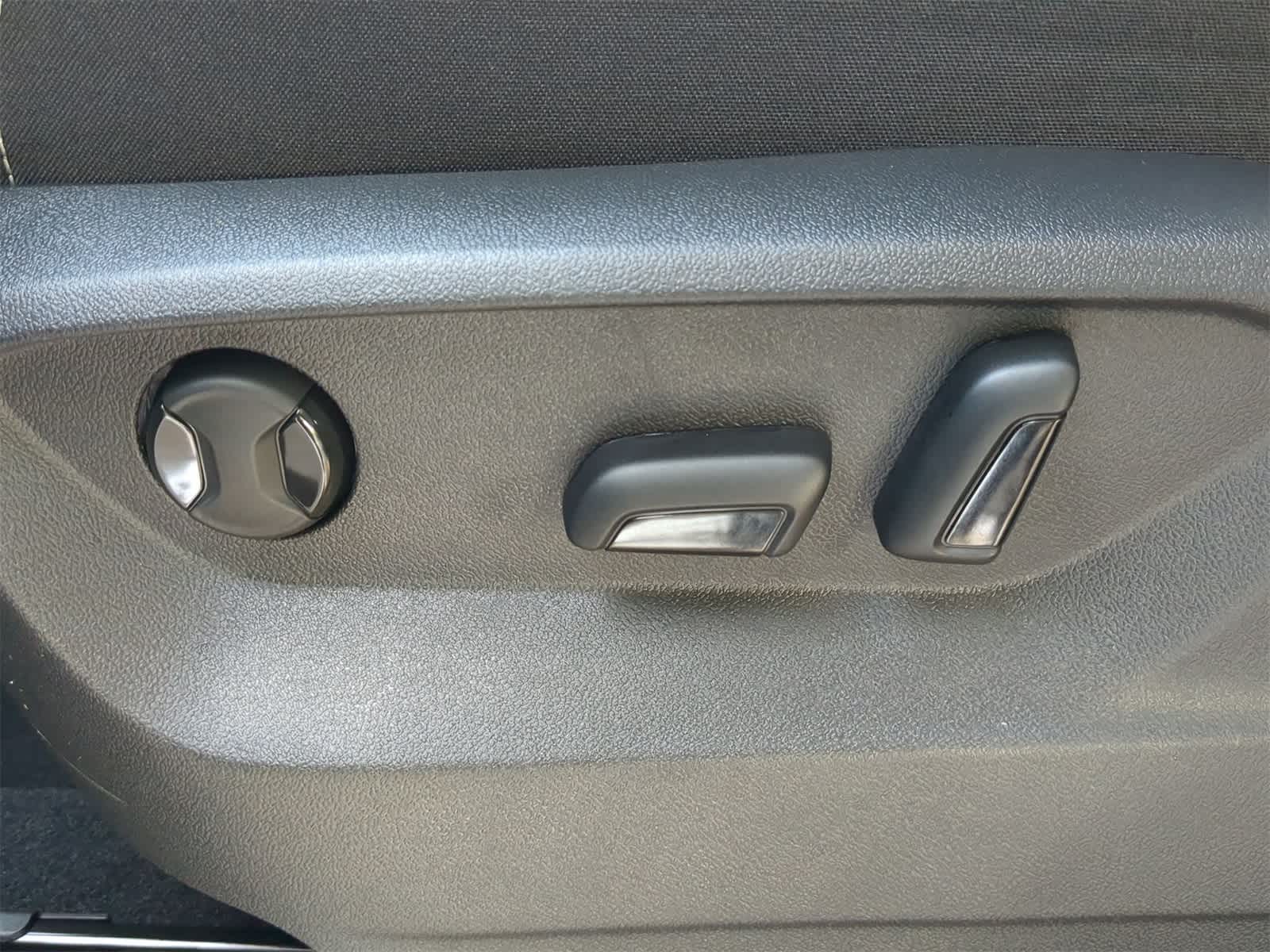 Thumbnail: 2025 Volkswagen Atlas - 17