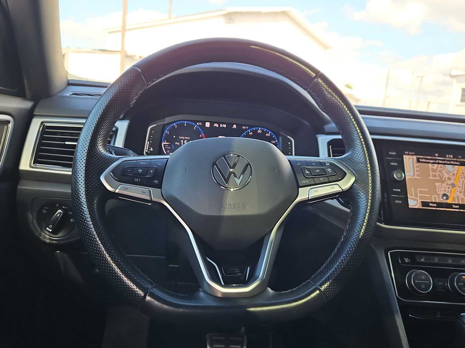 Thumbnail: 2021 Volkswagen Atlas - 24