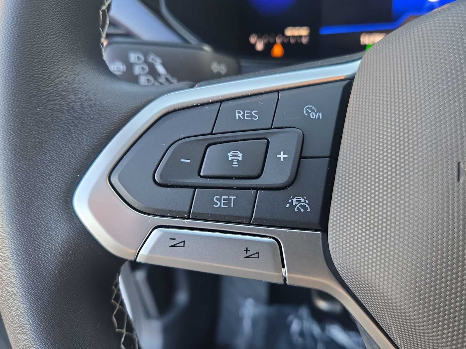 Thumbnail: 2023 Volkswagen Taos - 30