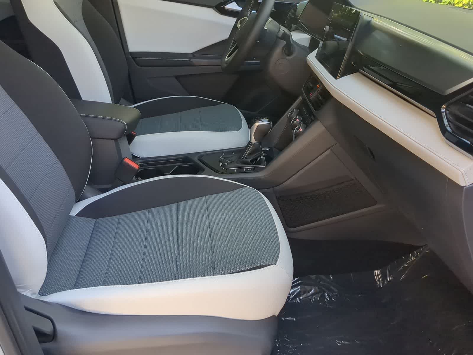 Thumbnail: 2025 Volkswagen Taos - 20