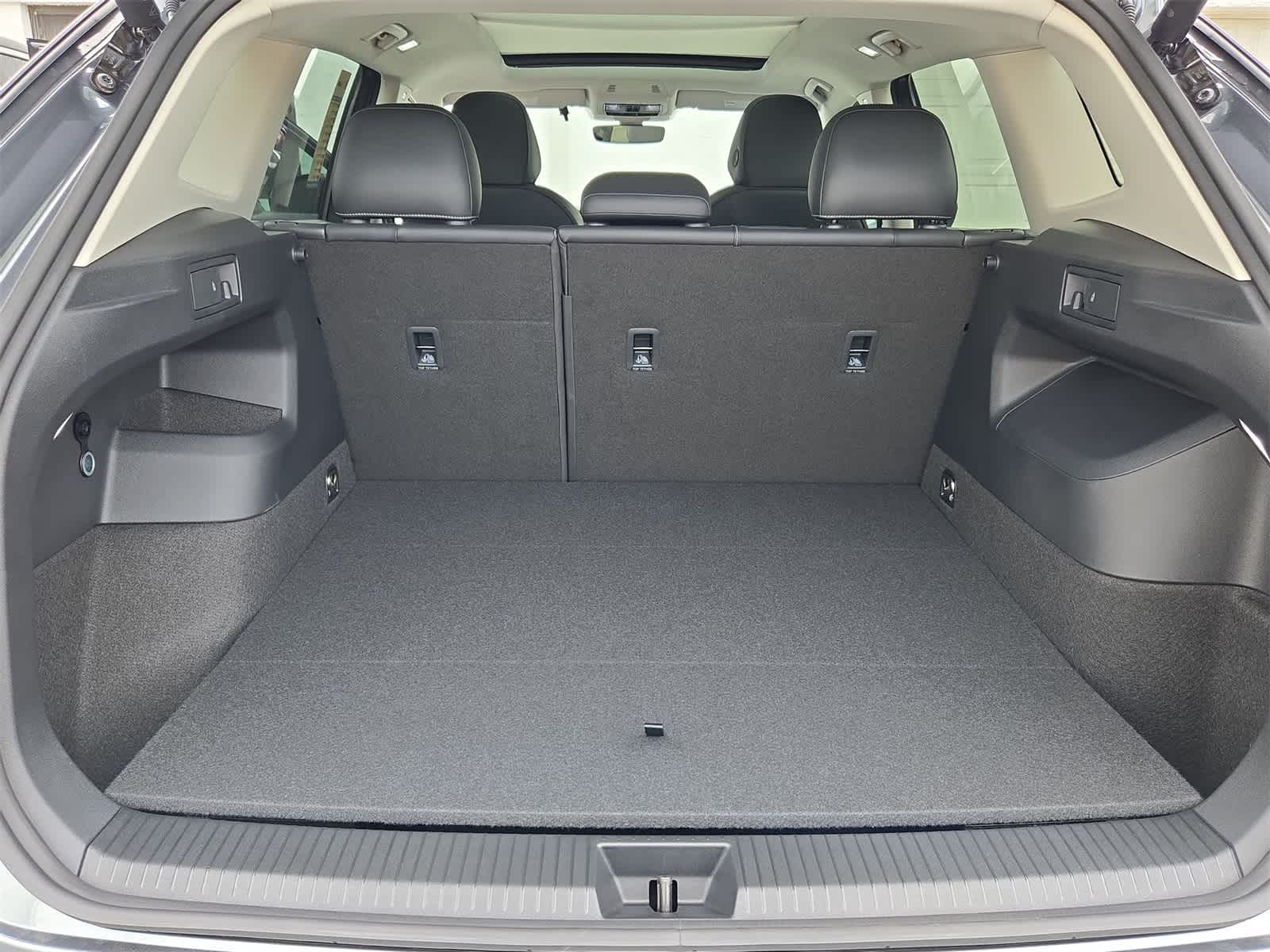 Thumbnail: 2025 Volkswagen Tiguan - 34