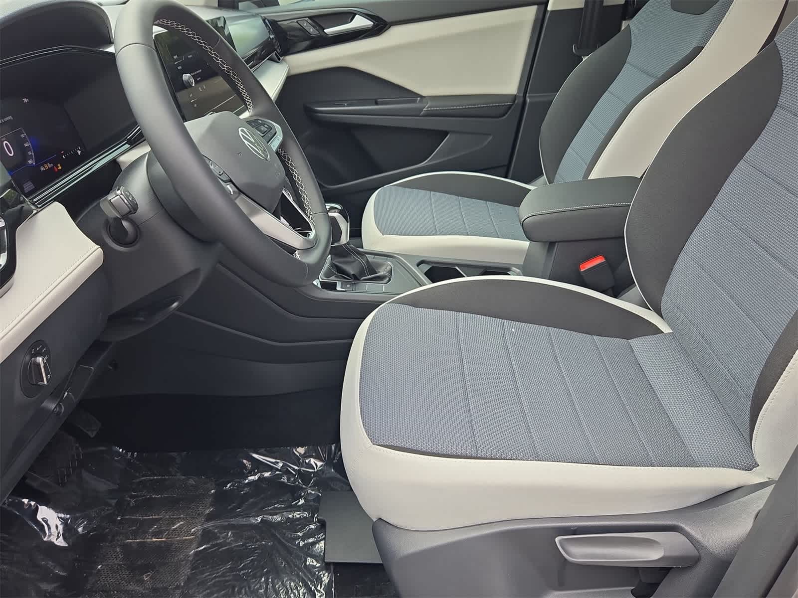 Thumbnail: 2025 Volkswagen Taos - 17