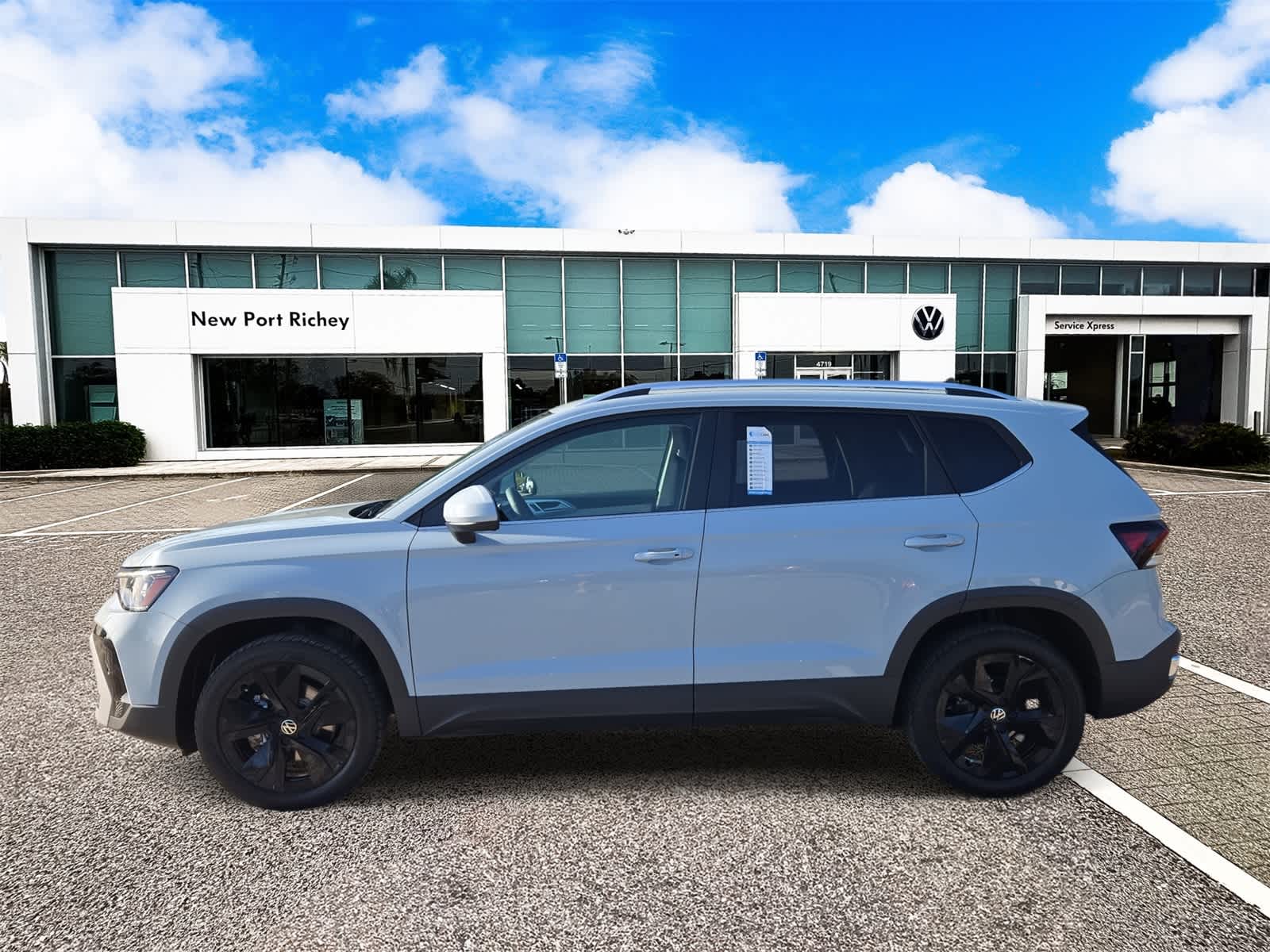 Thumbnail: 2025 Volkswagen Taos - 5