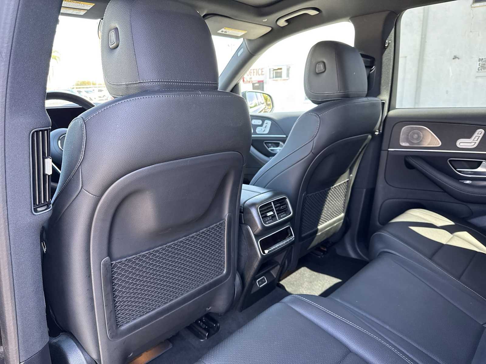 Thumbnail: 2025 Mercedes-Benz GLS - 17