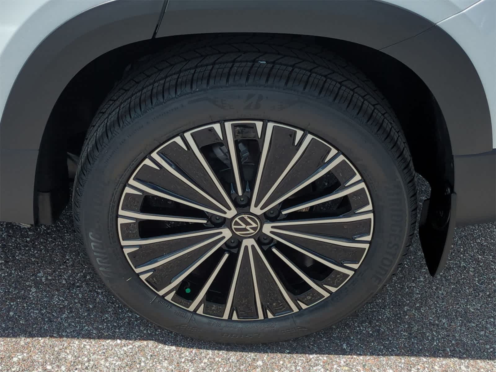 Thumbnail: 2025 Volkswagen Taos - 14