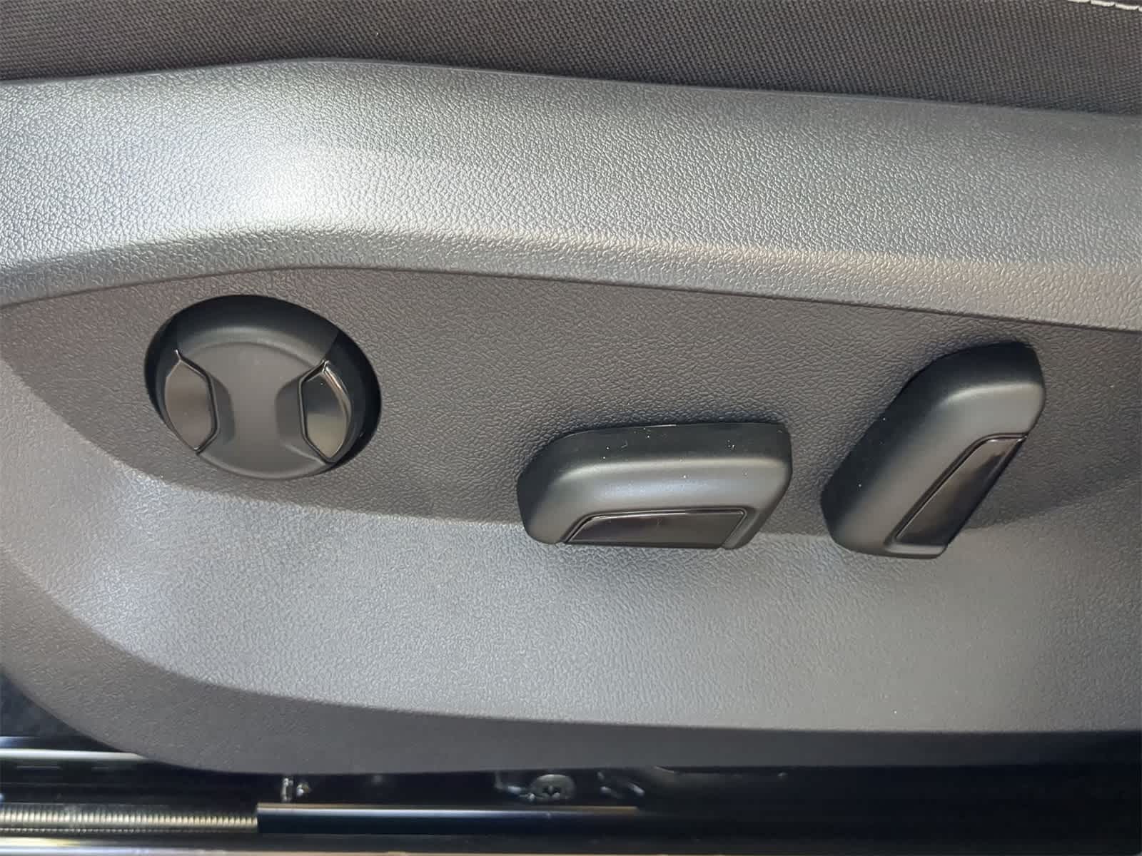 Thumbnail: 2025 Volkswagen Taos - 18