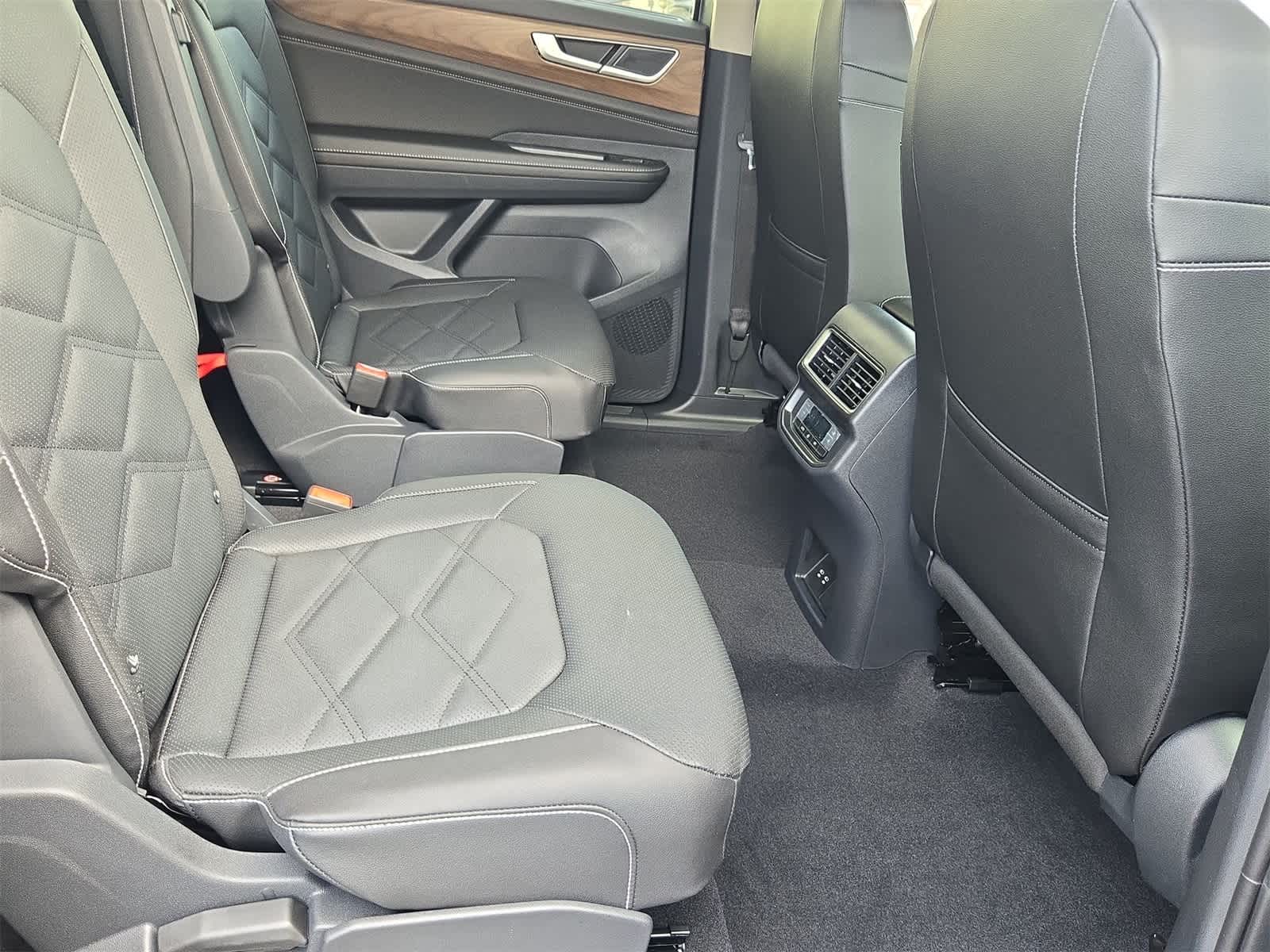 Thumbnail: 2026 Volkswagen Atlas - 20